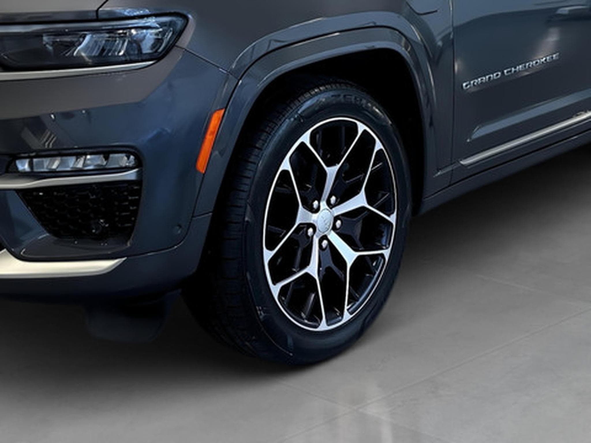 Jeep Cherokee 2.0 4XE SUMMIT RESERVE (2023) - Photo 12
