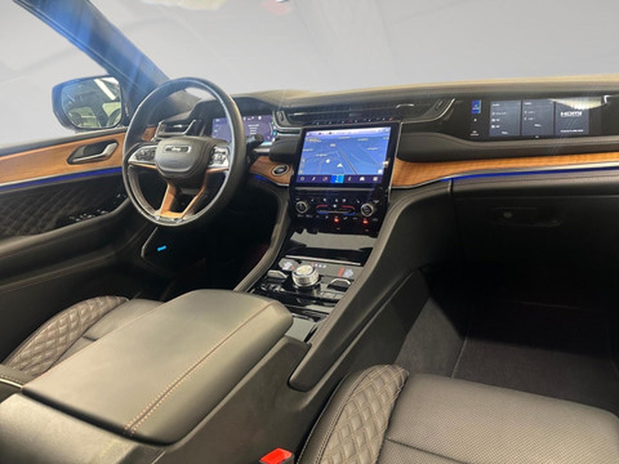 Jeep Cherokee 2.0 4XE SUMMIT RESERVE (2023) - Photo 15