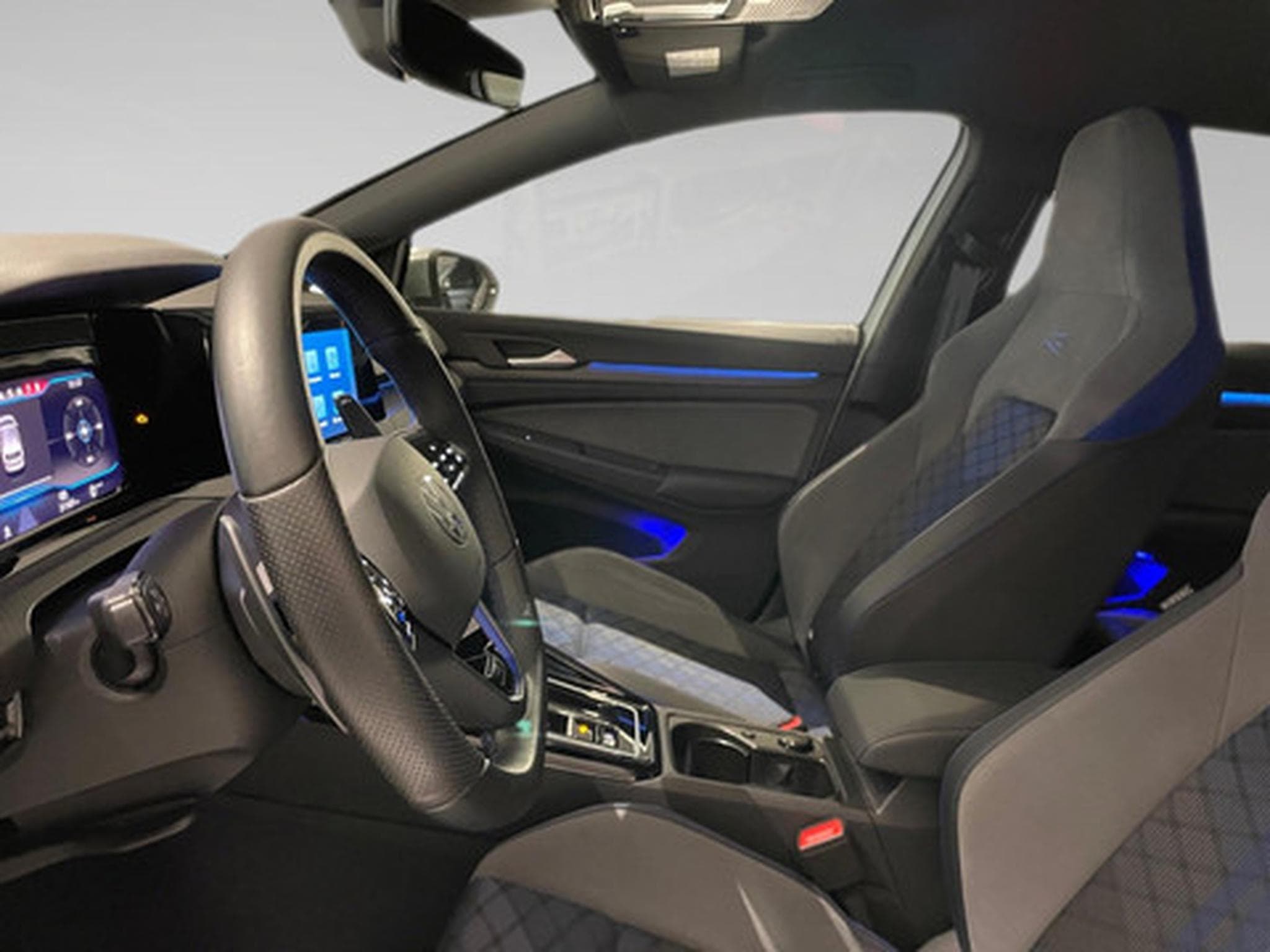 VW Golf 2.0 TSI OPF DSG 4MOTION R (2023) - Photo 4