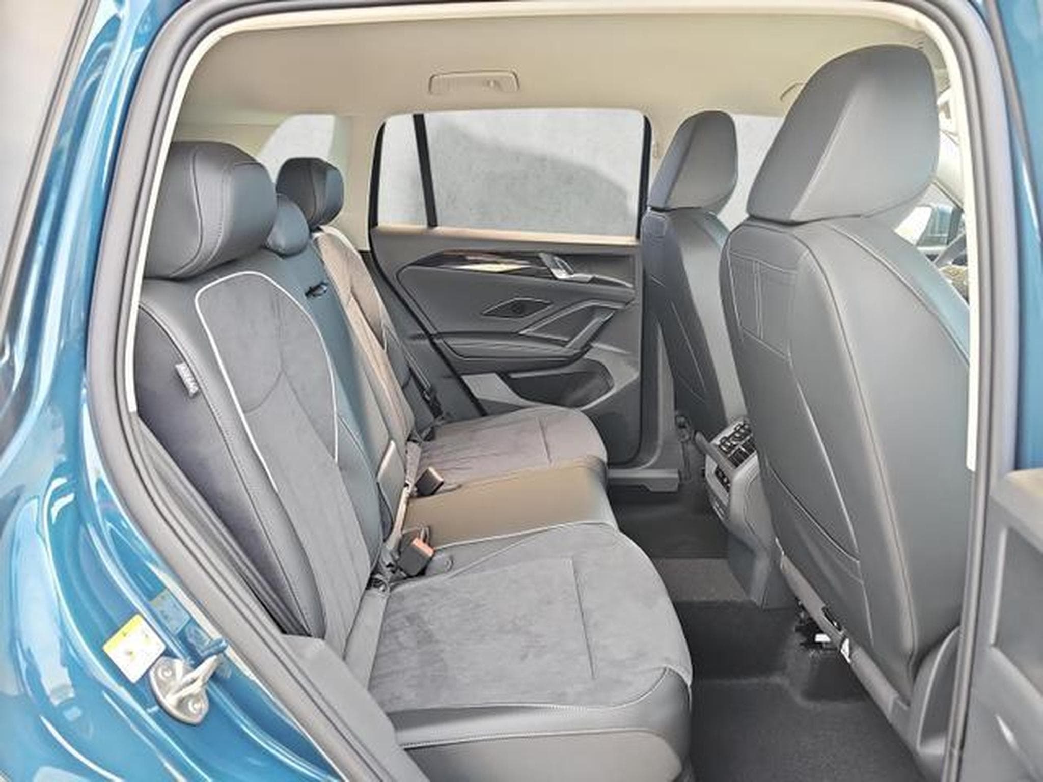 VW Tiguan 2.0 TDI 110 kW Elegance (2026) - Photo 13
