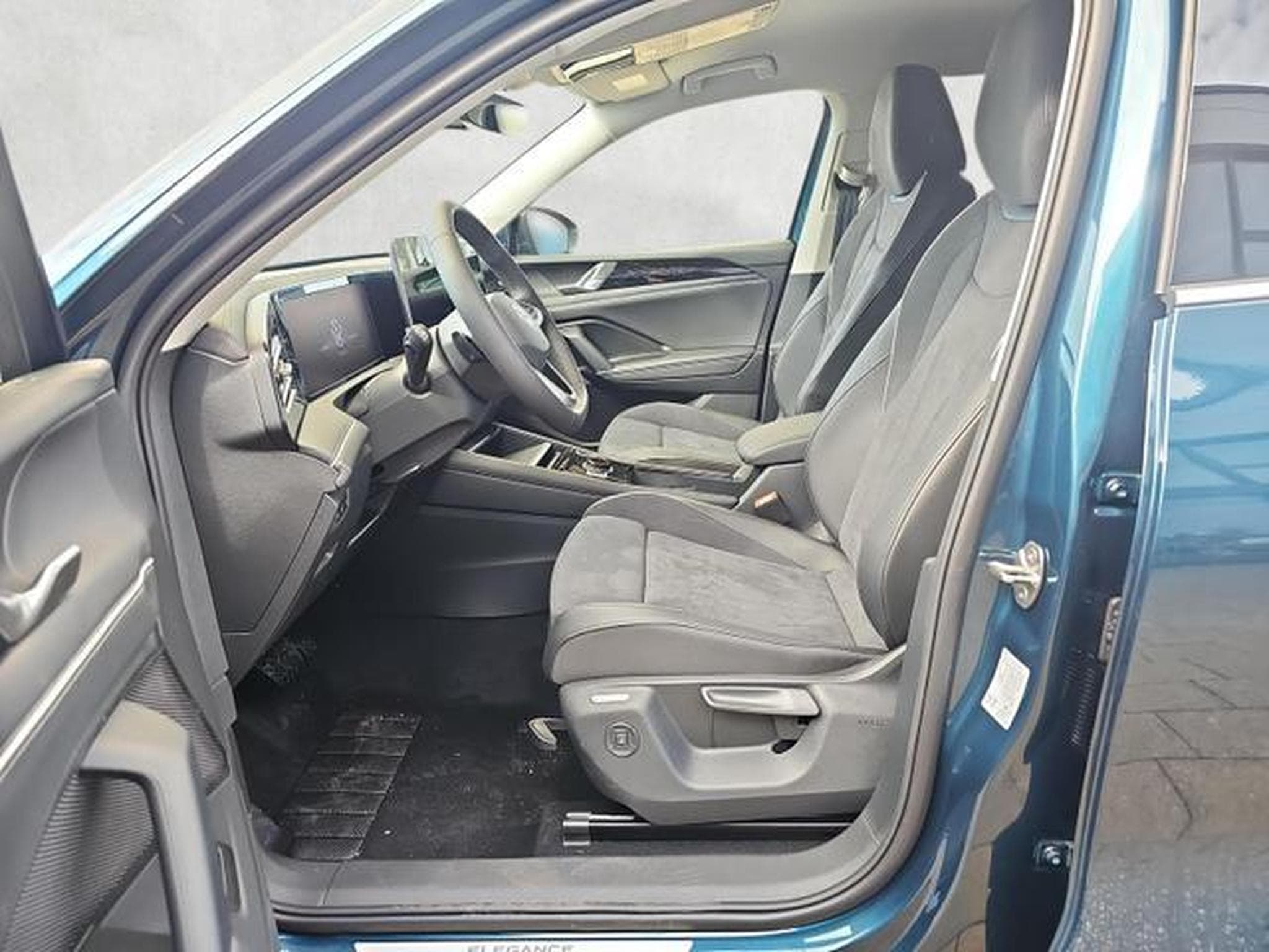 VW Tiguan 2.0 TDI 110 kW Elegance (2026) - Photo 9