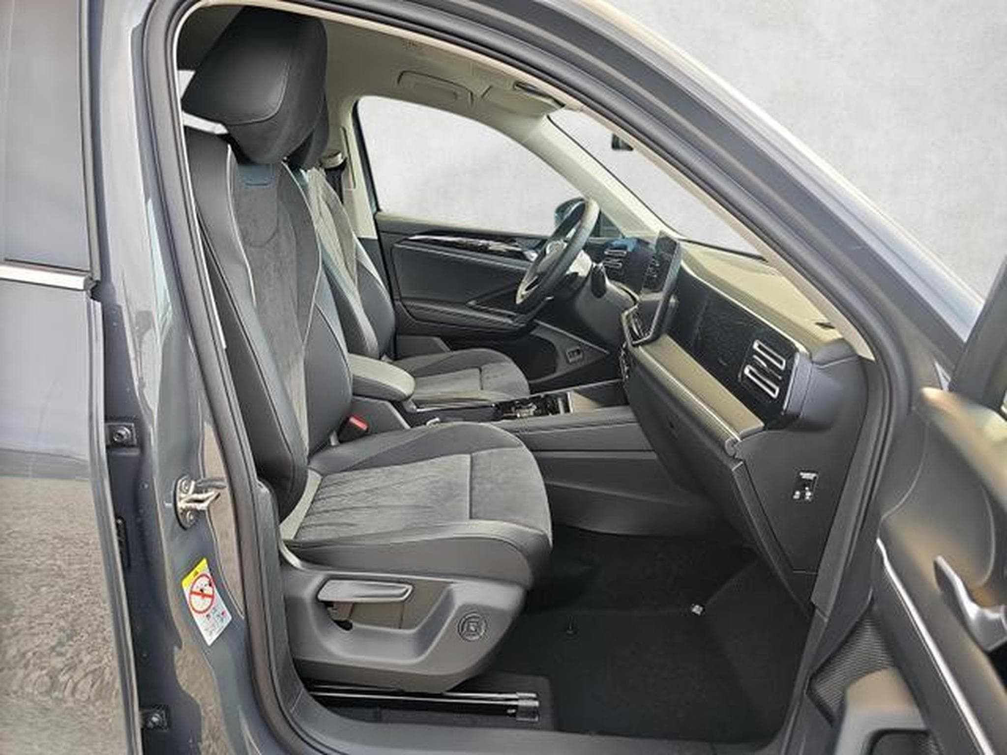 VW Tiguan 2.0 TDI 110 kW Elegance (2026) - Photo 10