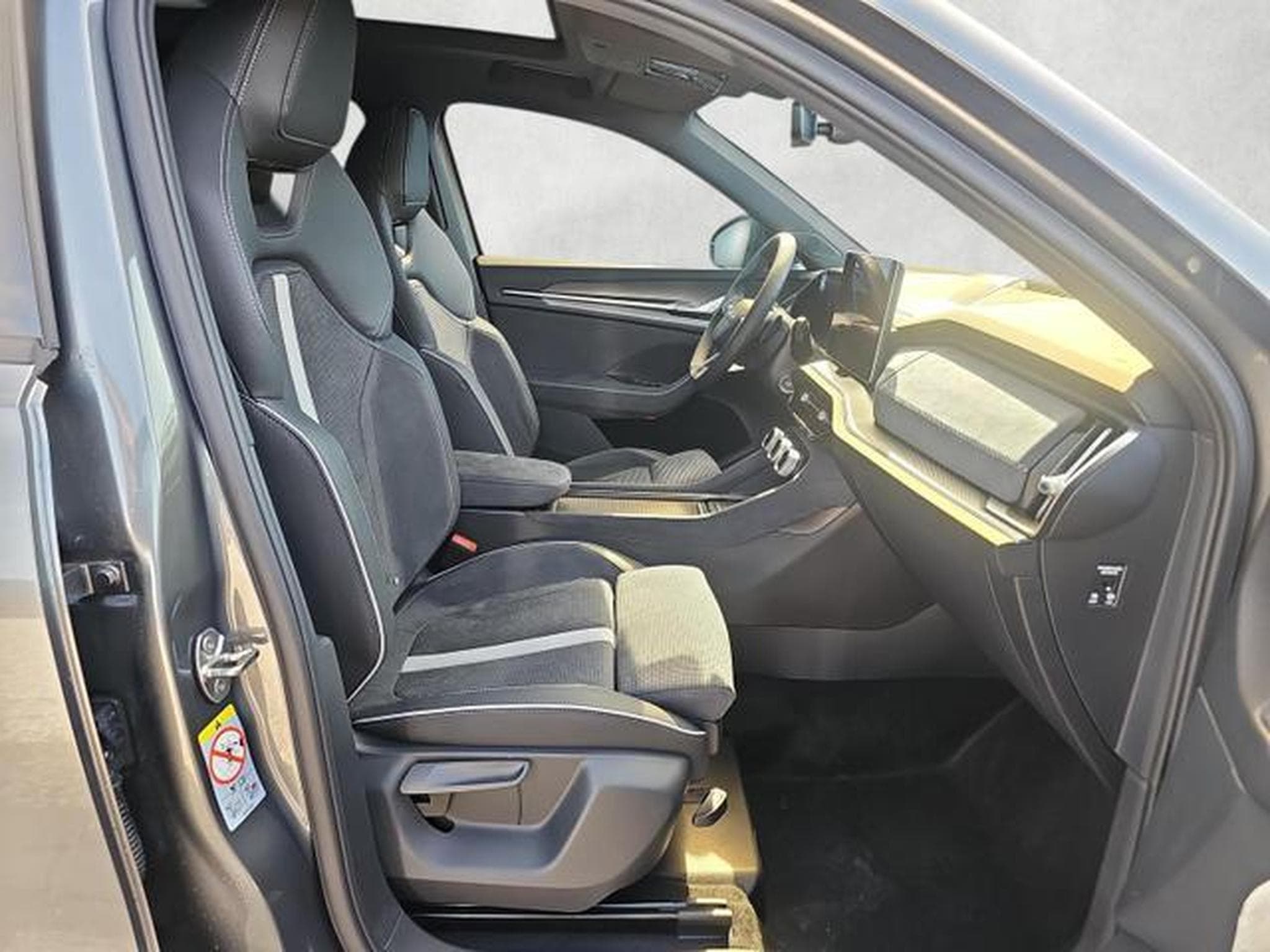 Skoda Kodiaq 1.5 TSI mHEV 110 kW Sportline (2026) - Photo 10