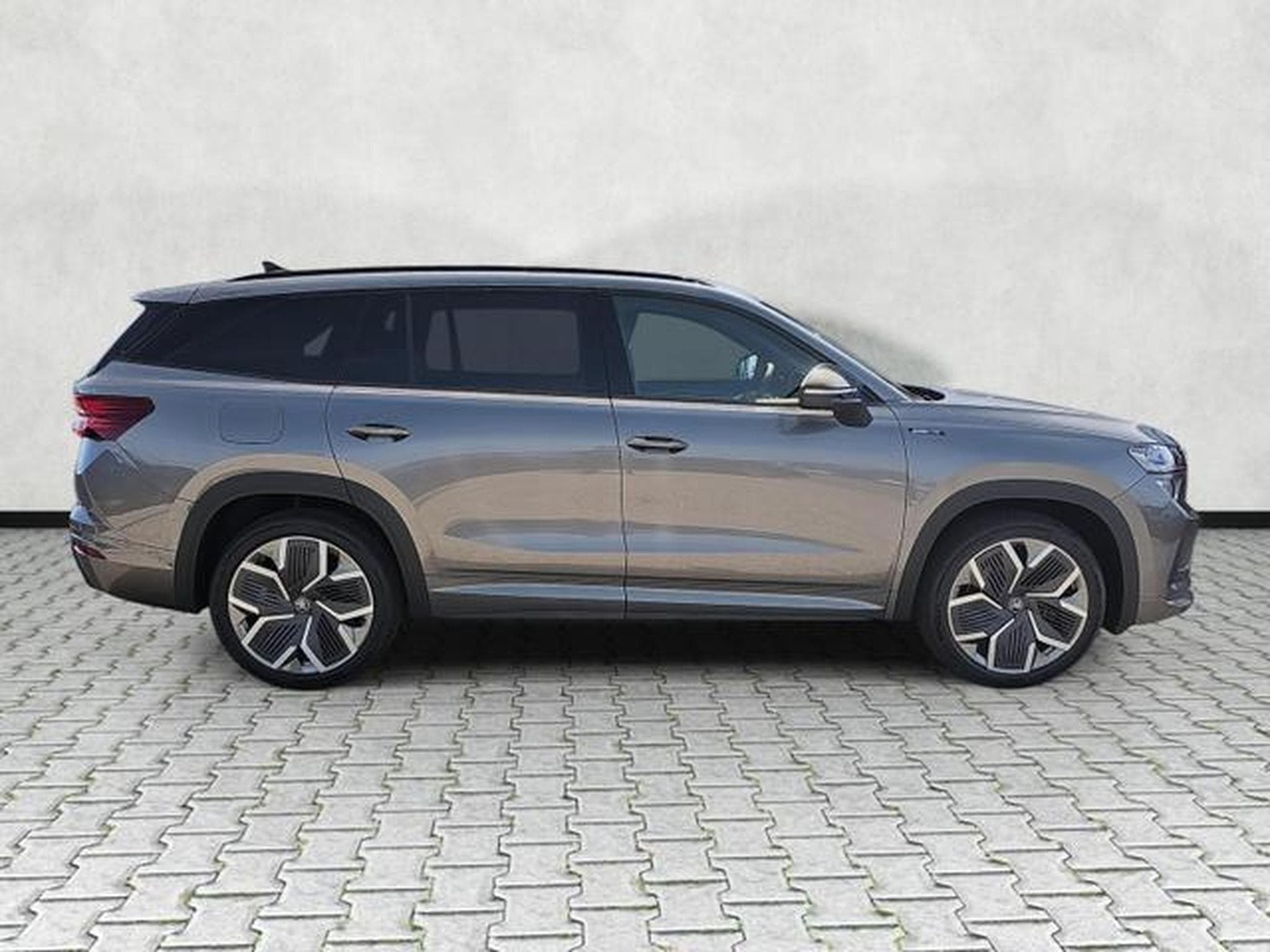 Skoda Kodiaq 1.5 TSI mHEV 110 kW Sportline (2026) - Photo 8