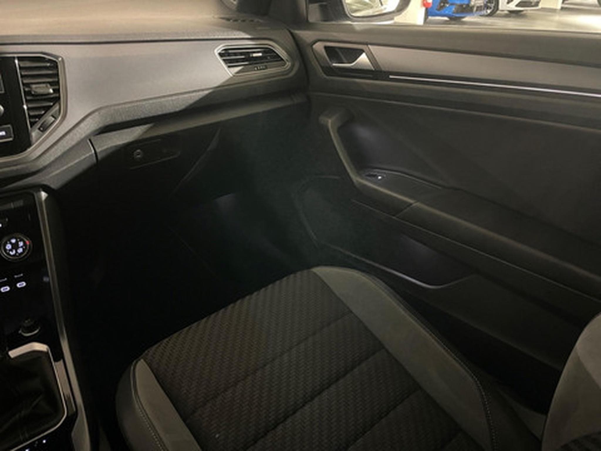 VW T-Roc Cabrio 1.5 TSI R-LINE (2021) - Photo 9