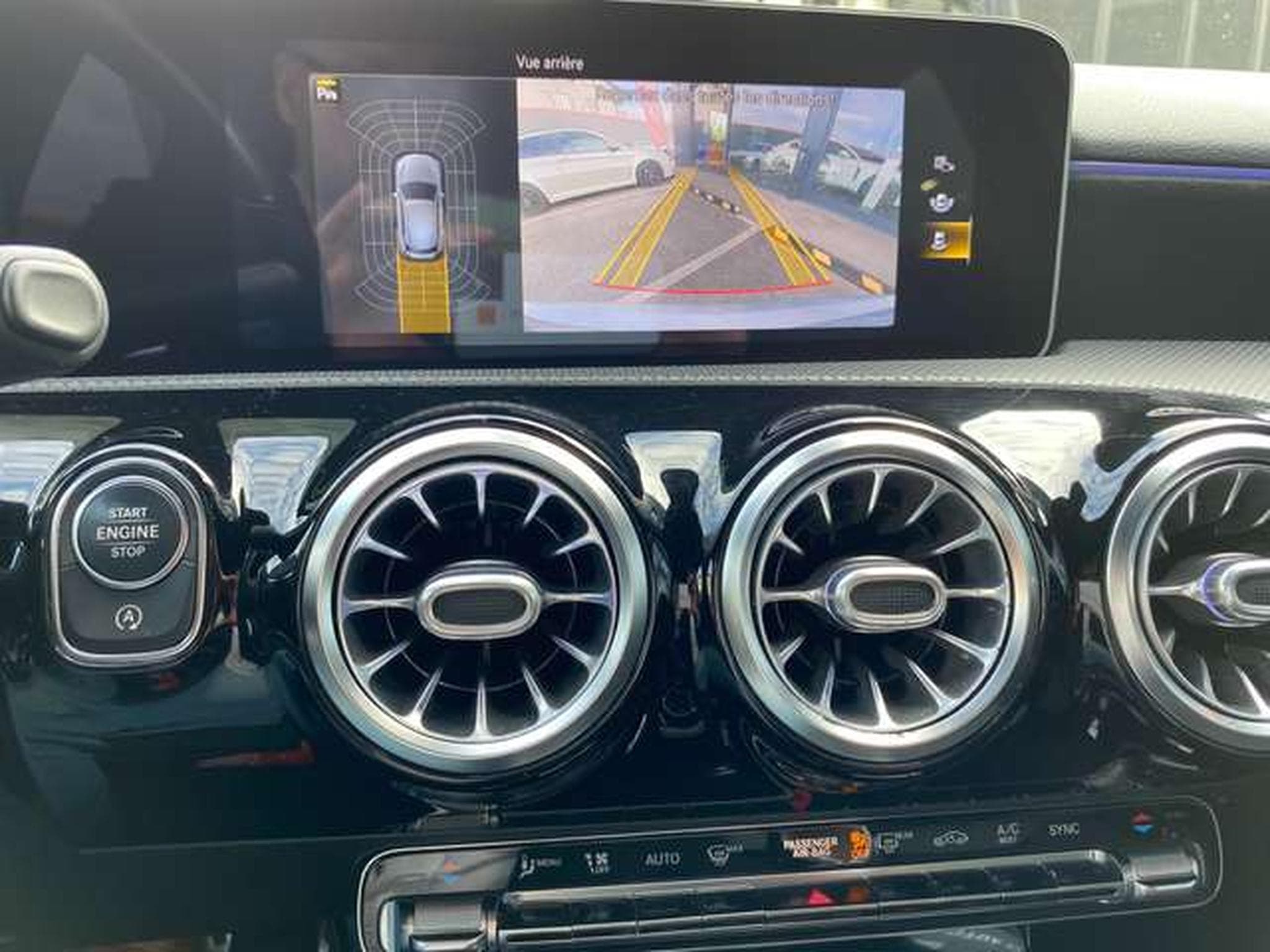 Mercedes A 180 A 180 d 8G-DCT AMG Line jusqu'à 48mois garantie (2021) - Photo 14