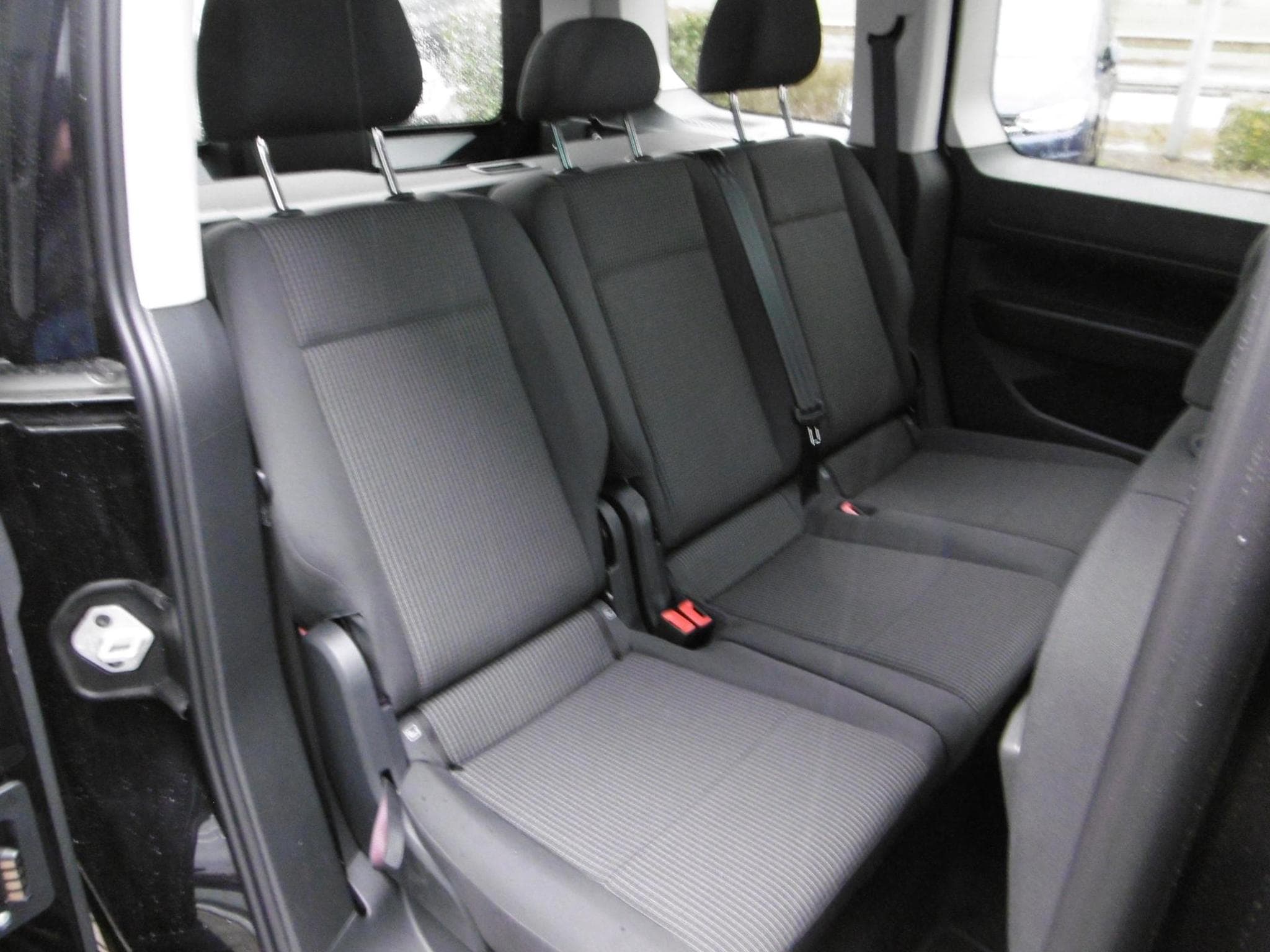 VW Caddy 1.5 TSI 85 (2025) - Photo 9