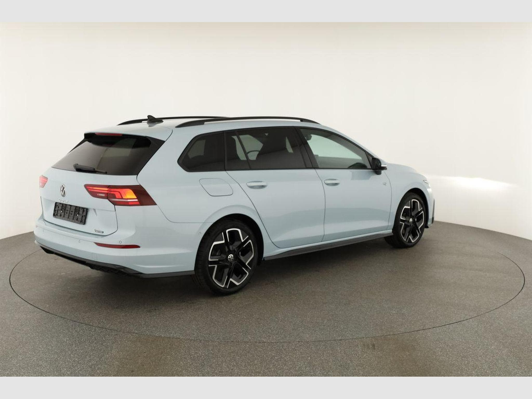 VW Golf Variant 2.0 TSI 150 kW 4Motion R-Line (2026) - Photo 19