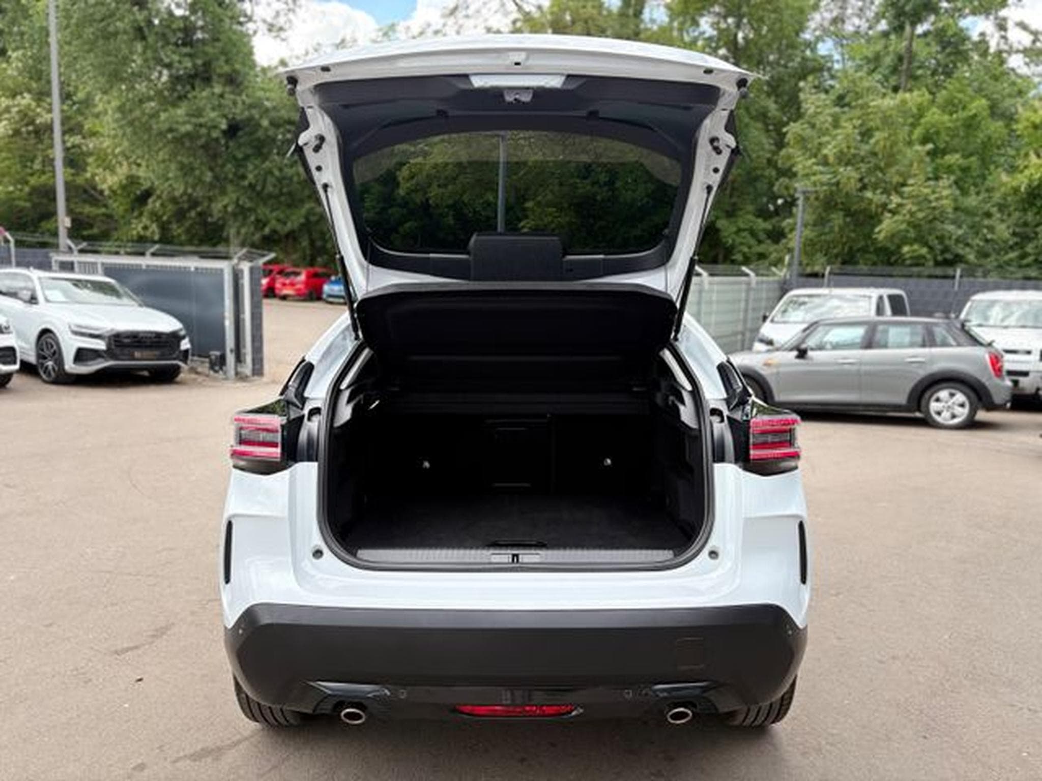 Citroën C4 C4 LIM MAX*AUT*FACELIFT*1.HD*VOLL-LED*LEDER*KAME (2025) - Photo 9