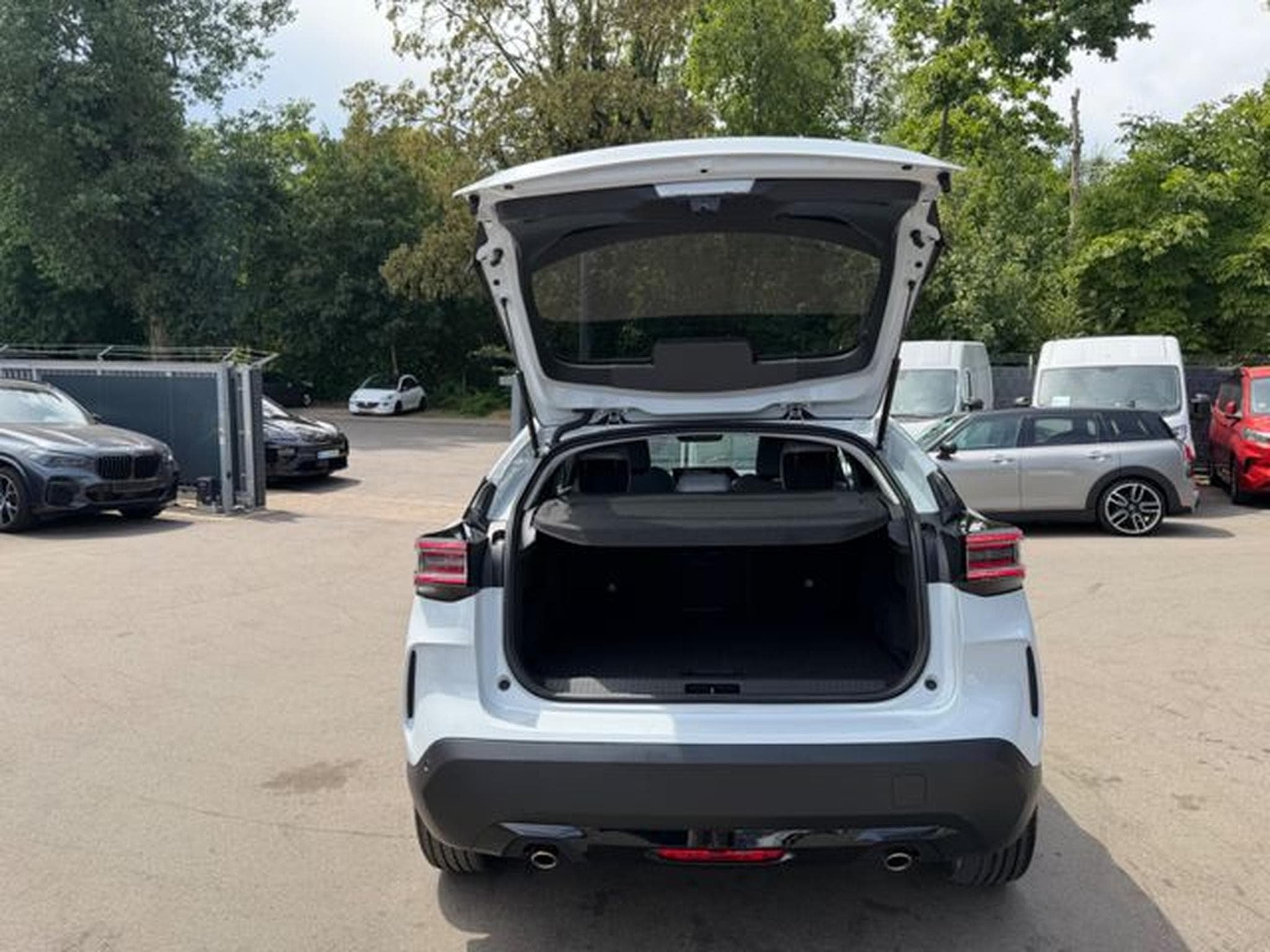 Citroën C4 C4 LIM MAX*FACELIFT*AUT*KAMERA*LEDER*LED*TOP (2025) - Photo 9