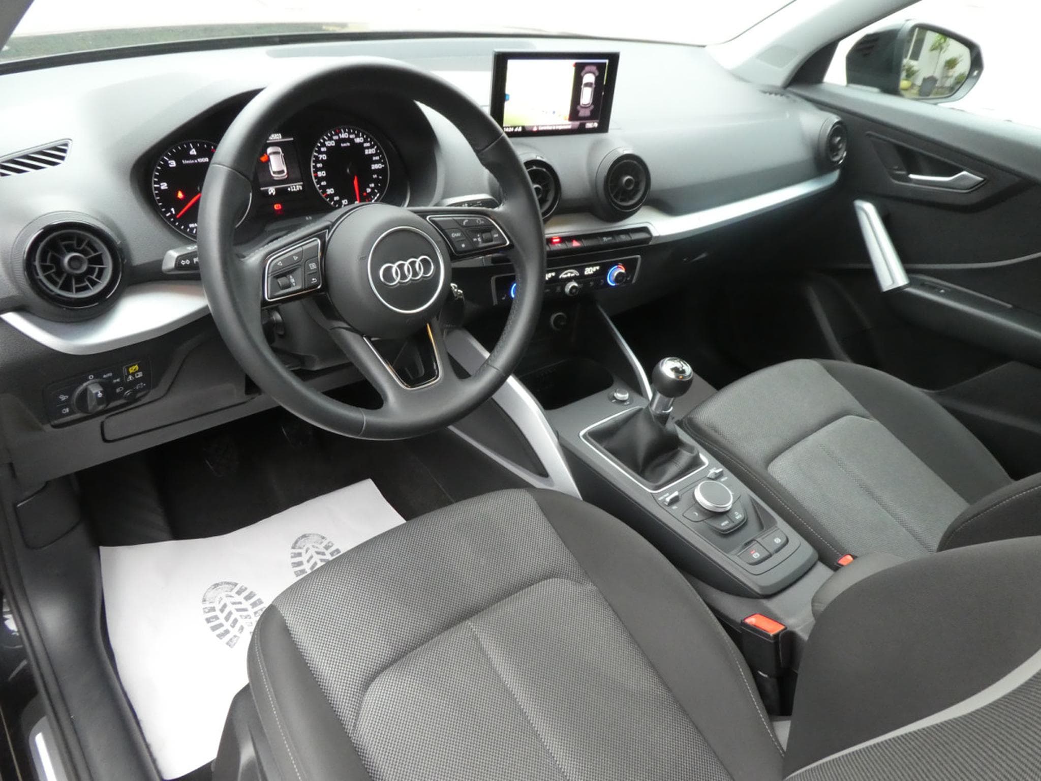 Audi Q2 TDi 116 Sport (2018) - Photo 3
