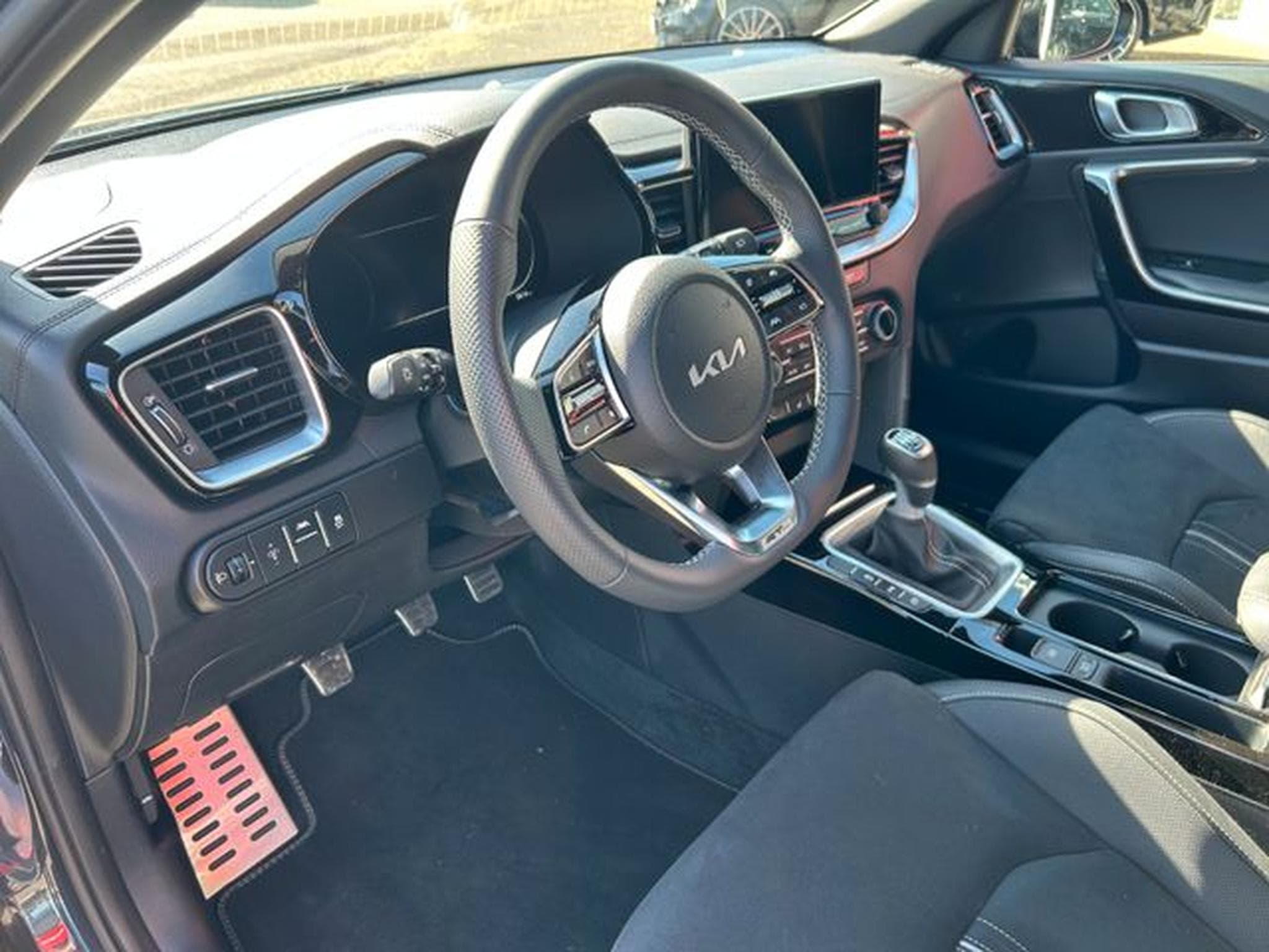 Kia Ceed Ceed 1,5 T GT Line TECH Leder Navi Kamera (2025) - Photo 15