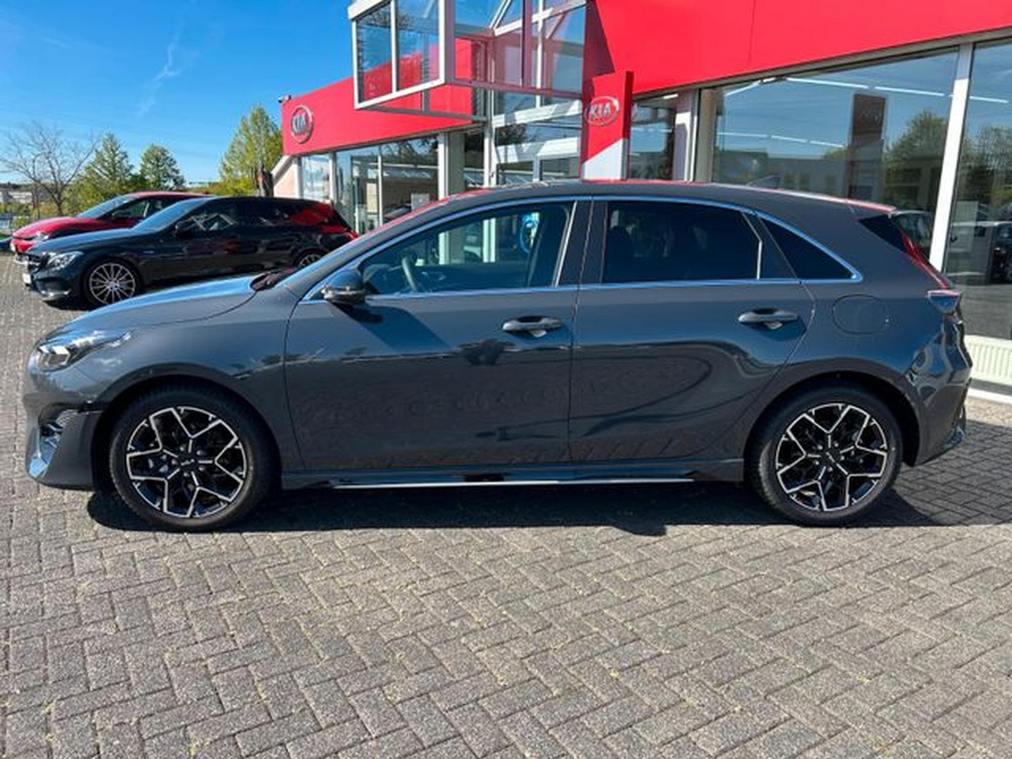 Kia Ceed Ceed 1,5 T GT Line TECH Leder Navi Kamera (2025) - Photo 4