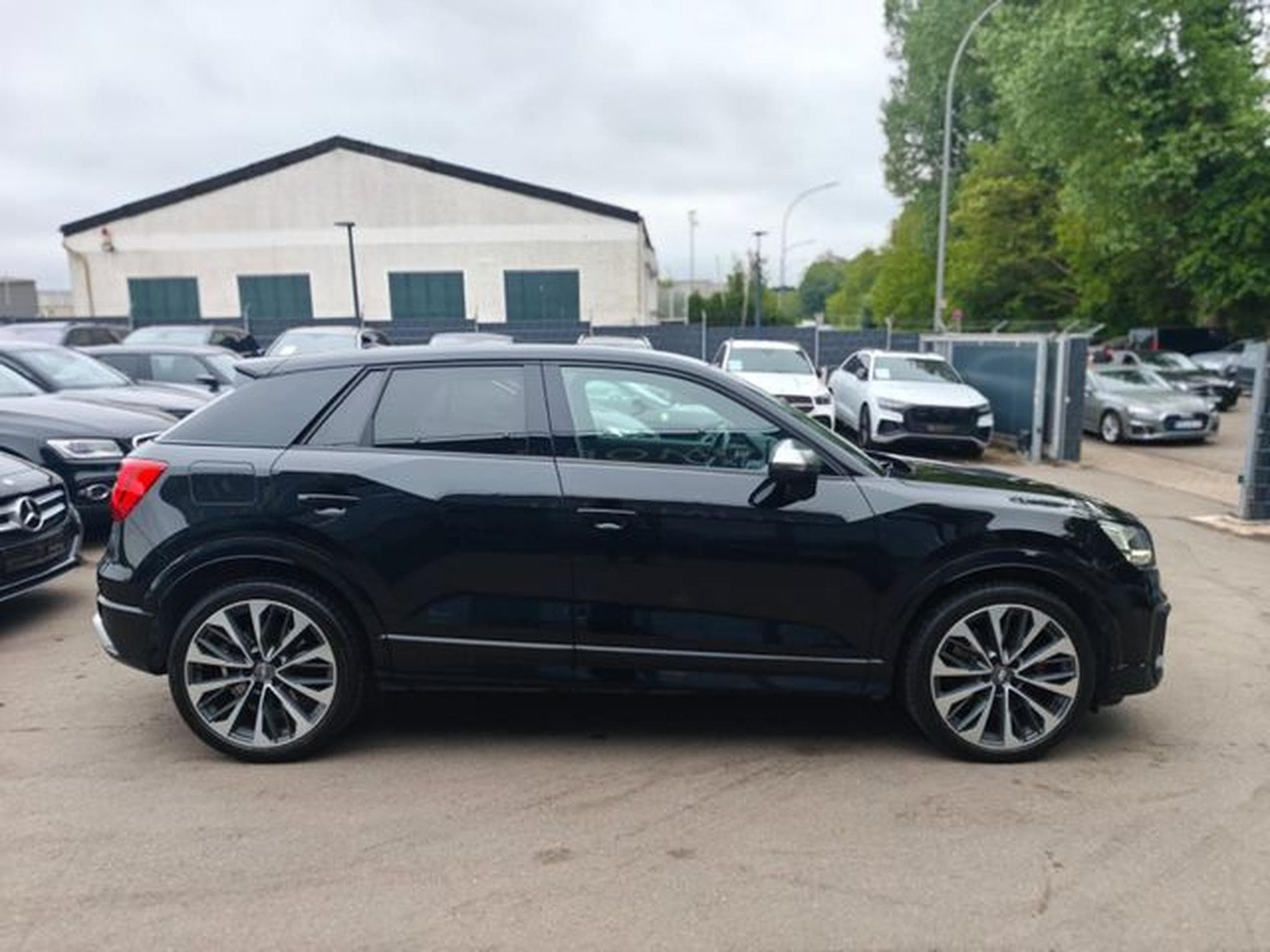 Audi SQ2 SQ2 2.0 TFSI QUATTRO BLACK LINE *AUT*NAVI*LED* (2020) - Photo 14