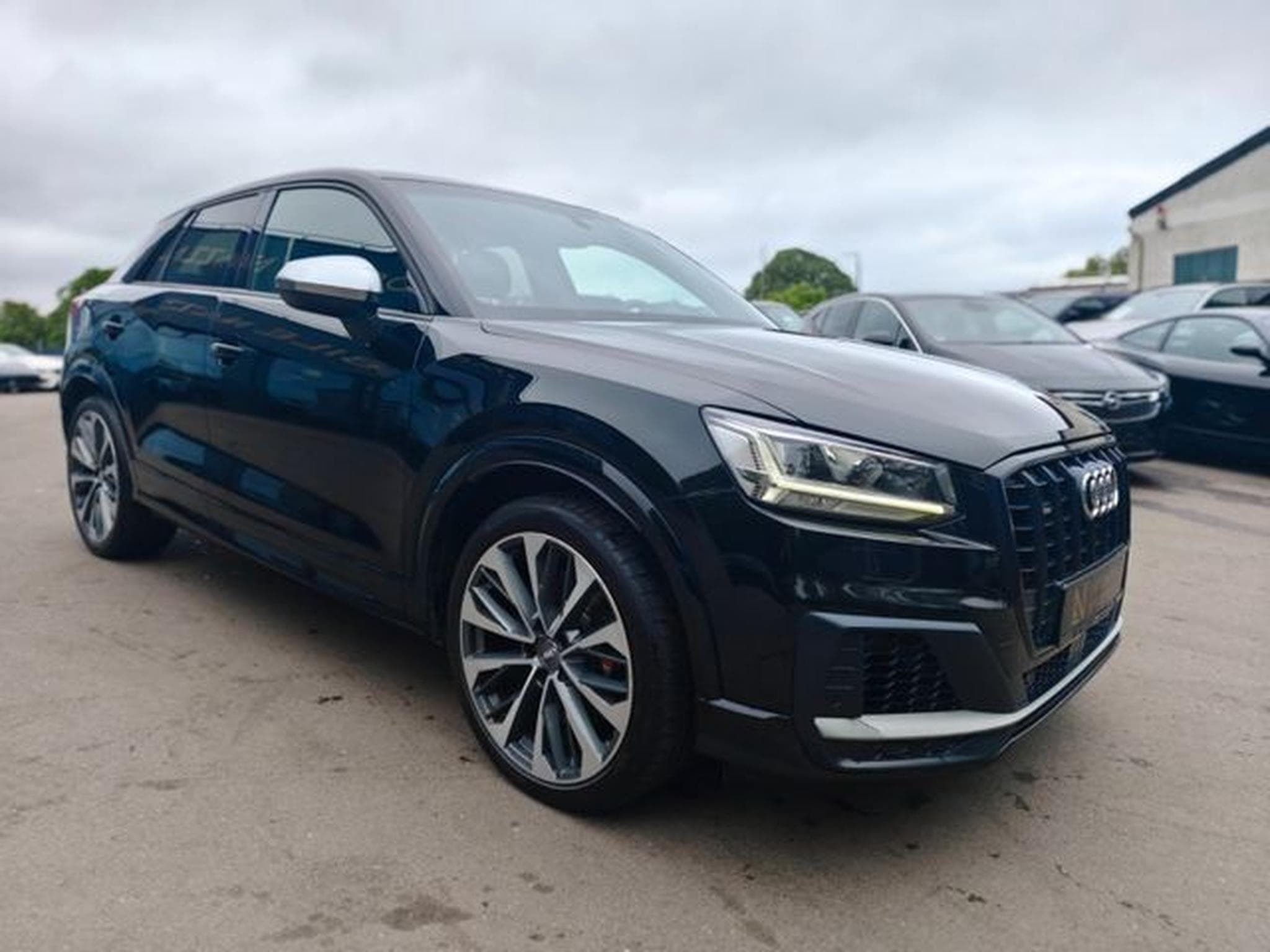 Audi SQ2 SQ2 2.0 TFSI QUATTRO BLACK LINE *AUT*NAVI*LED* (2020) - Photo 4