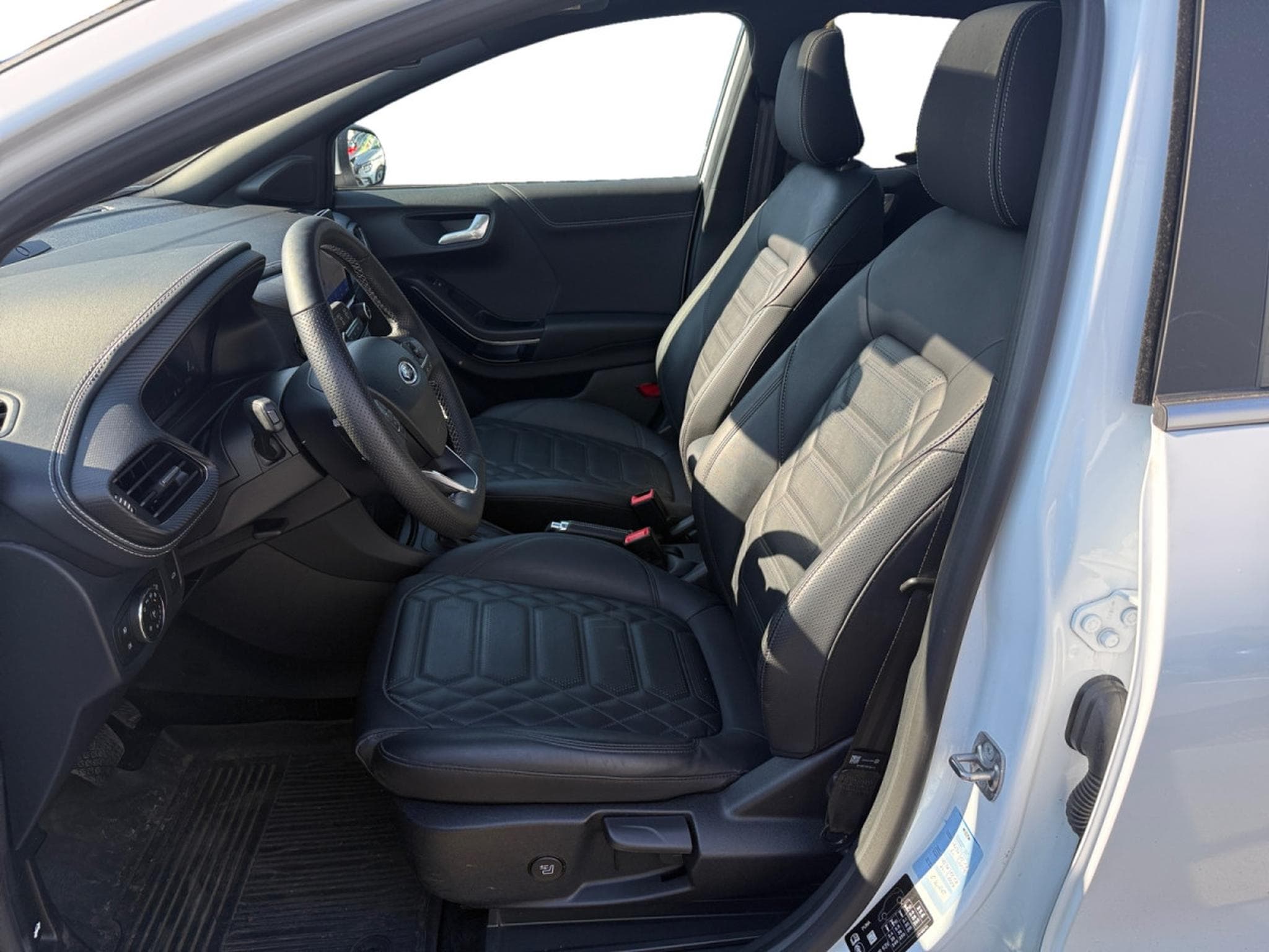 Ford Puma 1.0 EcoBoost mHEV Auto ST-Line V (2023) - Photo 8