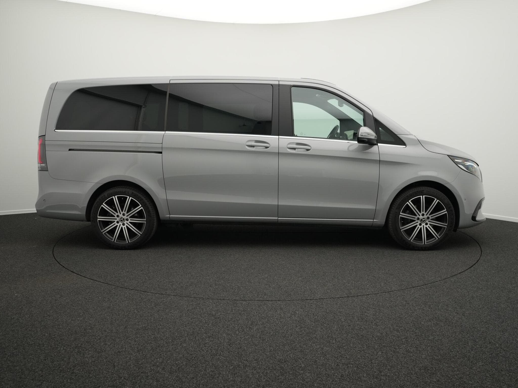 Mercedes V d 4MATIC Avantgarde lang (1970) - Photo 5