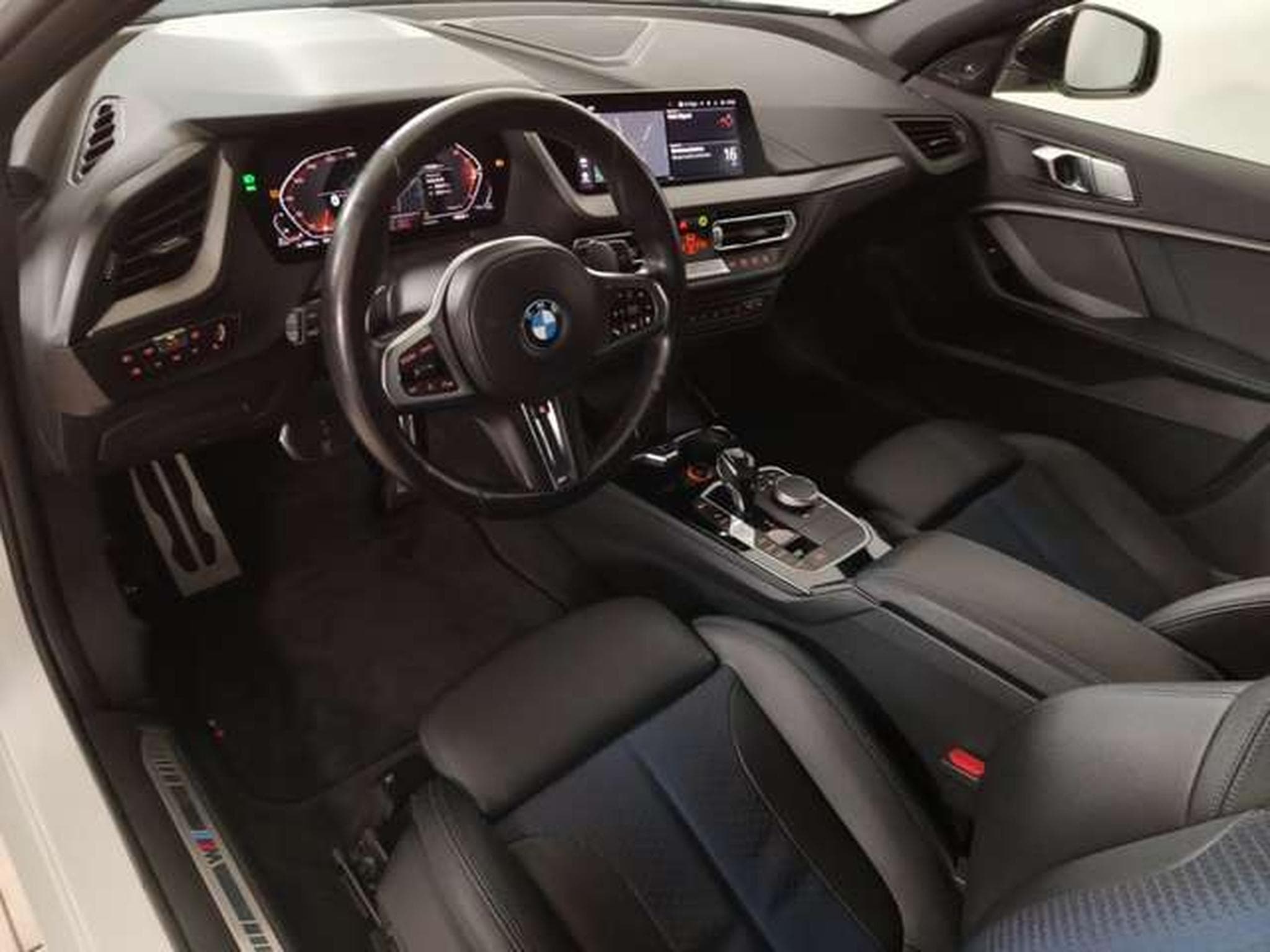 BMW 120 d xDrive DAB LED (2021) - Photo 11