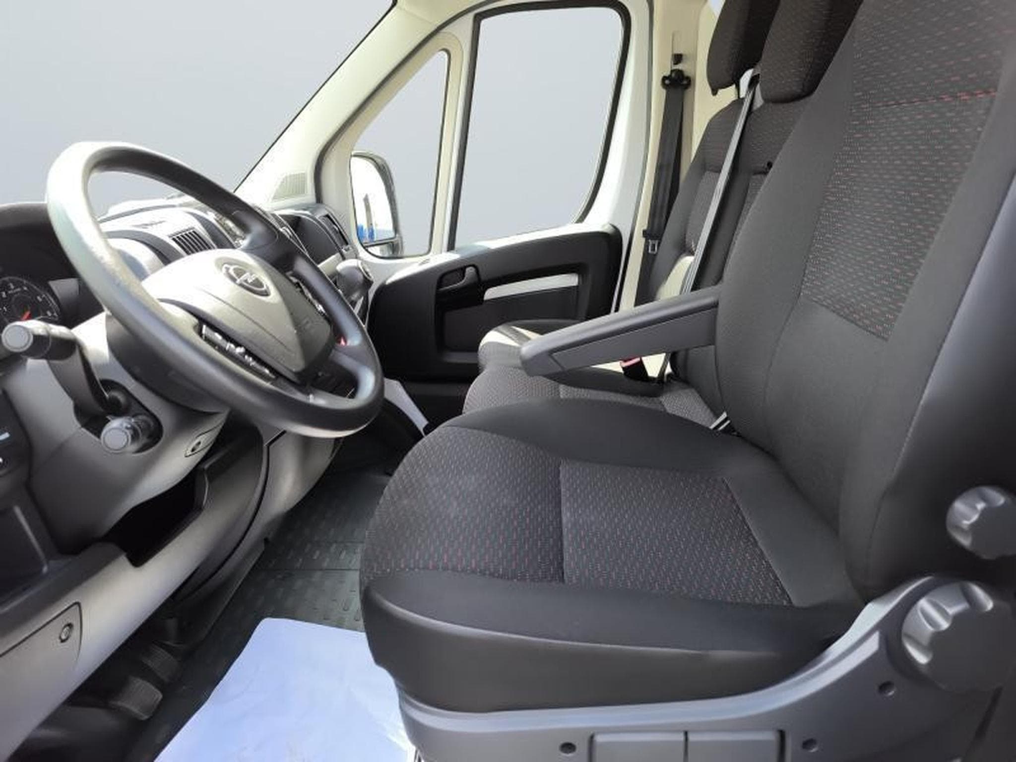 Opel Movano 2.2D L4H3 (2024) - Photo 8