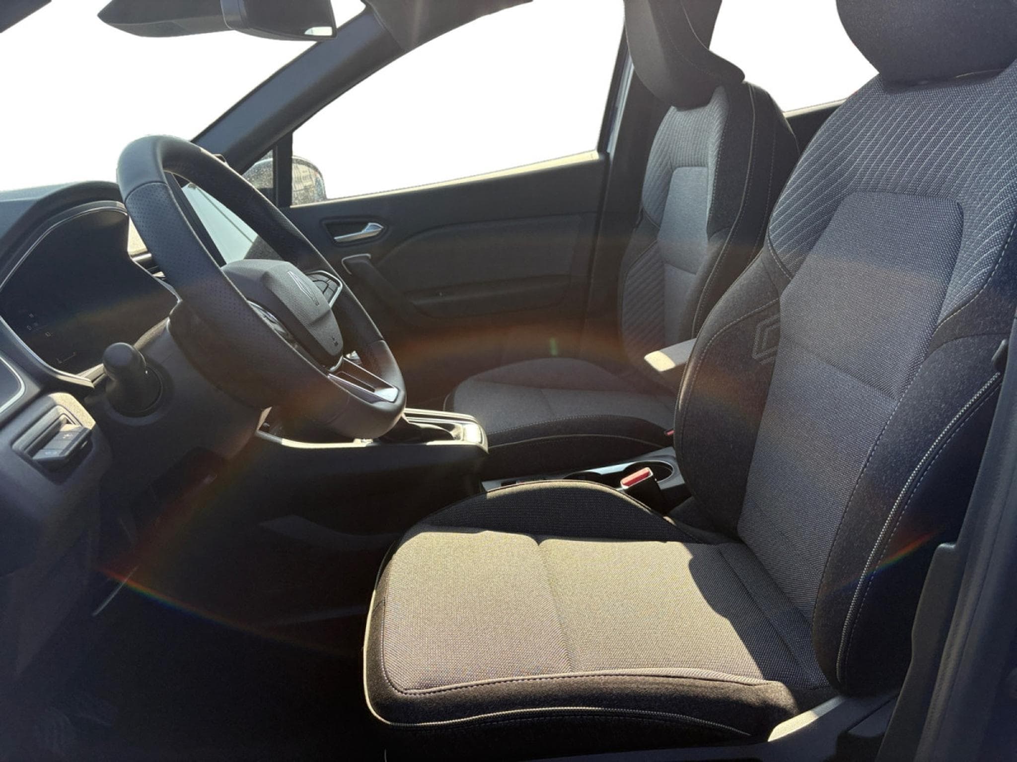 Renault Captur 1.33 TCe MHEV Techno GPF (2026) - Photo 6
