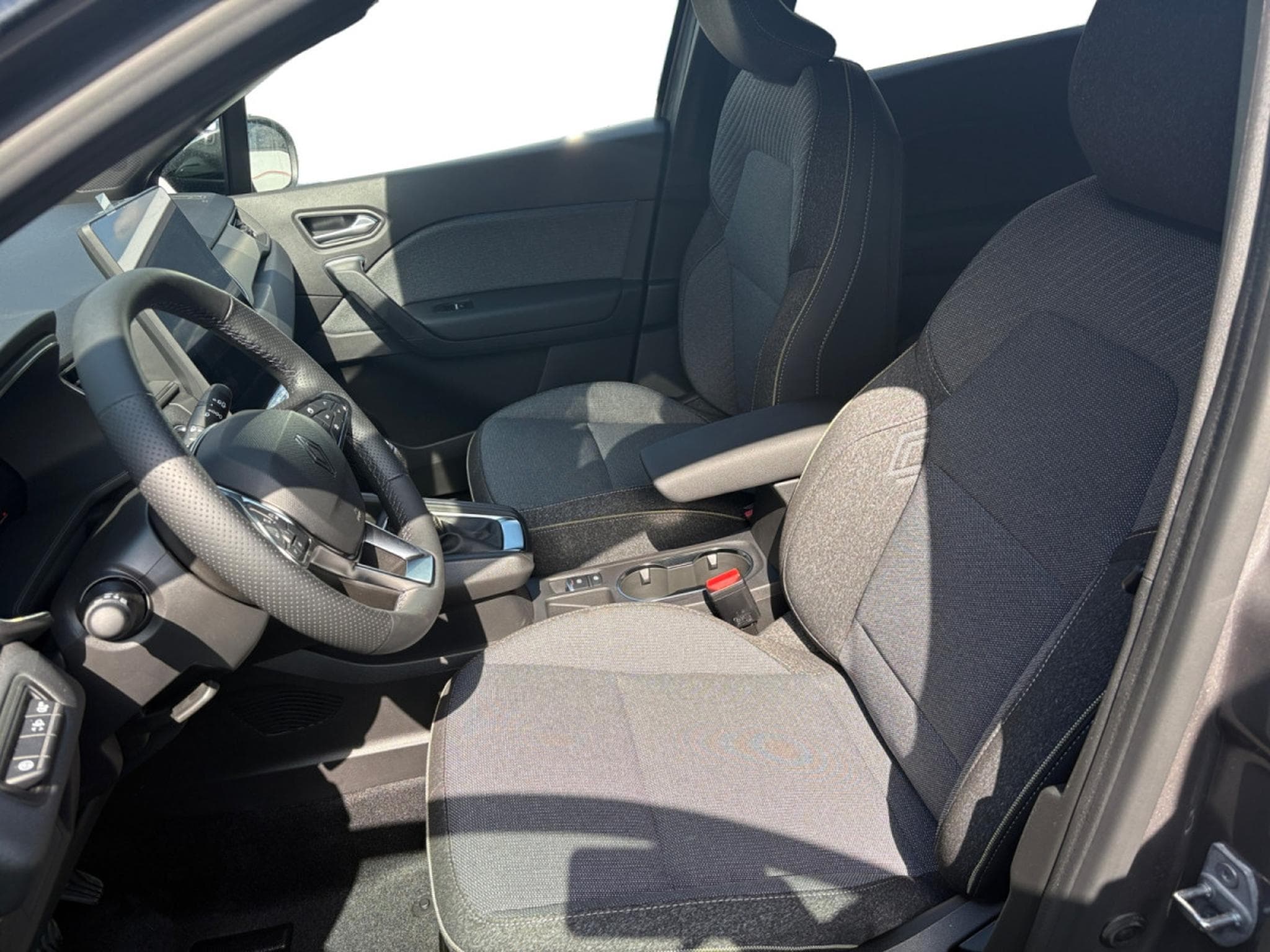 Renault Captur 1.33 TCe MHEV Techno GPF (2026) - Photo 5