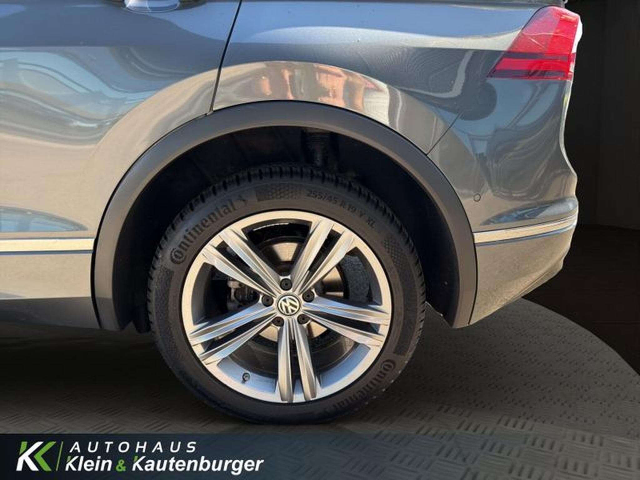 VW Tiguan Tiguan 2.0 TDI IQ 4M +R LINE+AHK+PANO+VIRTUAL (2019) - Photo 10