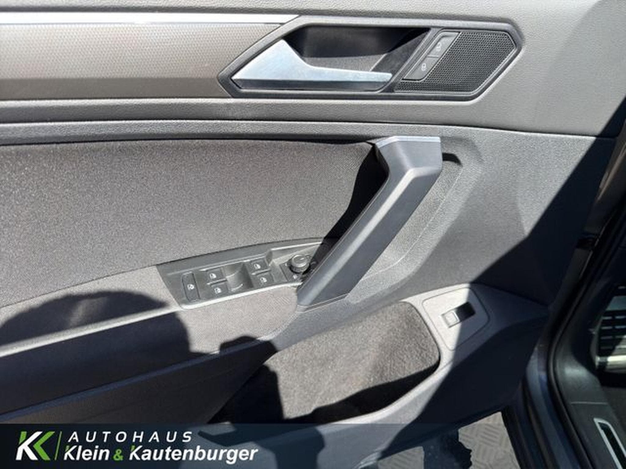 VW Tiguan Tiguan 2.0 TDI IQ 4M +R LINE+AHK+PANO+VIRTUAL (2019) - Photo 12