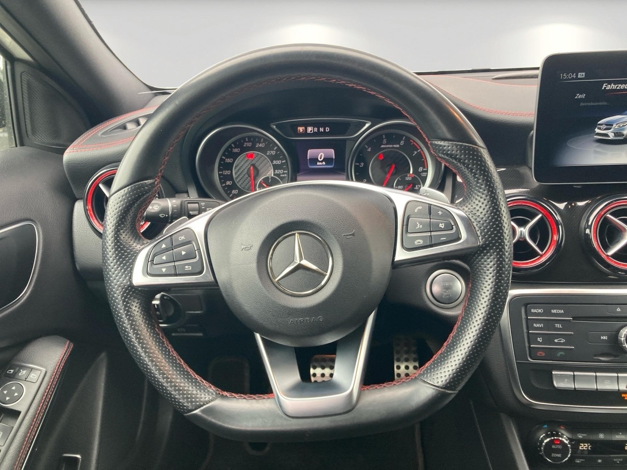 Mercedes GLA 45 AMG 4Matic Night Paket Pano (2018) - Photo 13