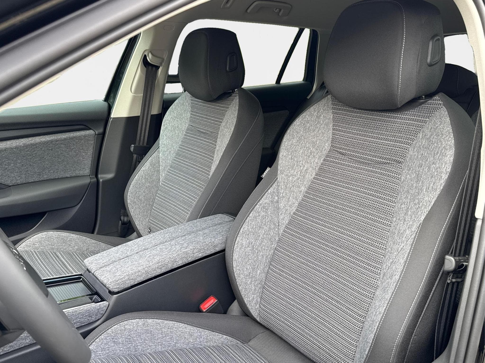 Skoda Superb Selection (2026) - Photo 14