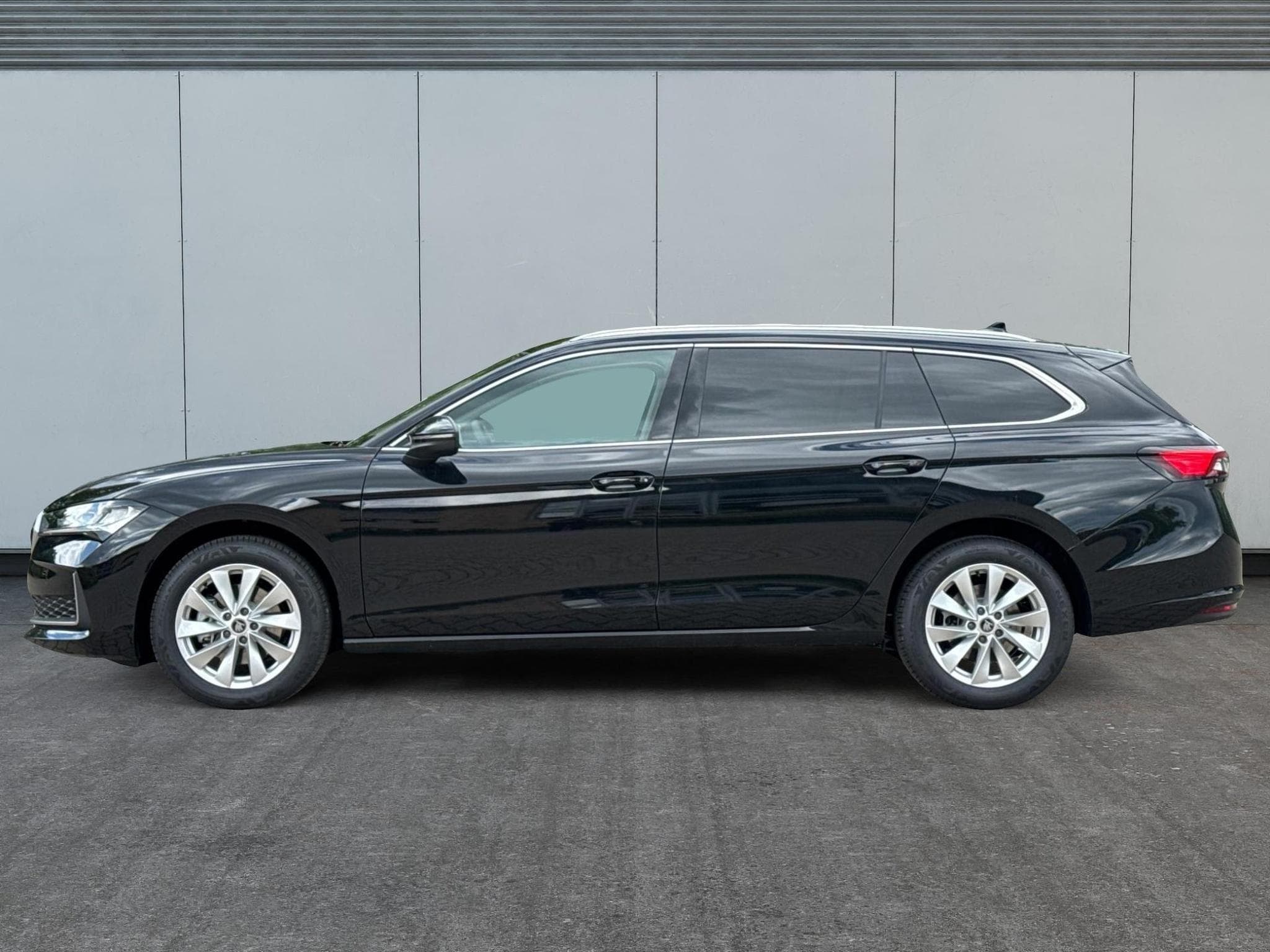 Skoda Superb Selection (2026) - Photo 2
