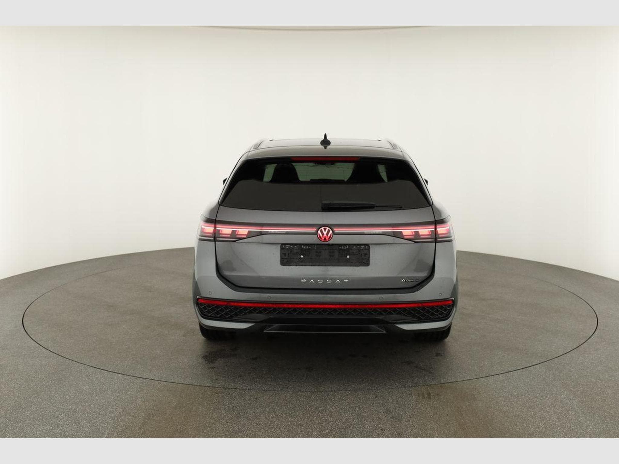 VW Passat Variant 2.0 TDI 142 kW 4Motion R-Line (2026) - Photo 17