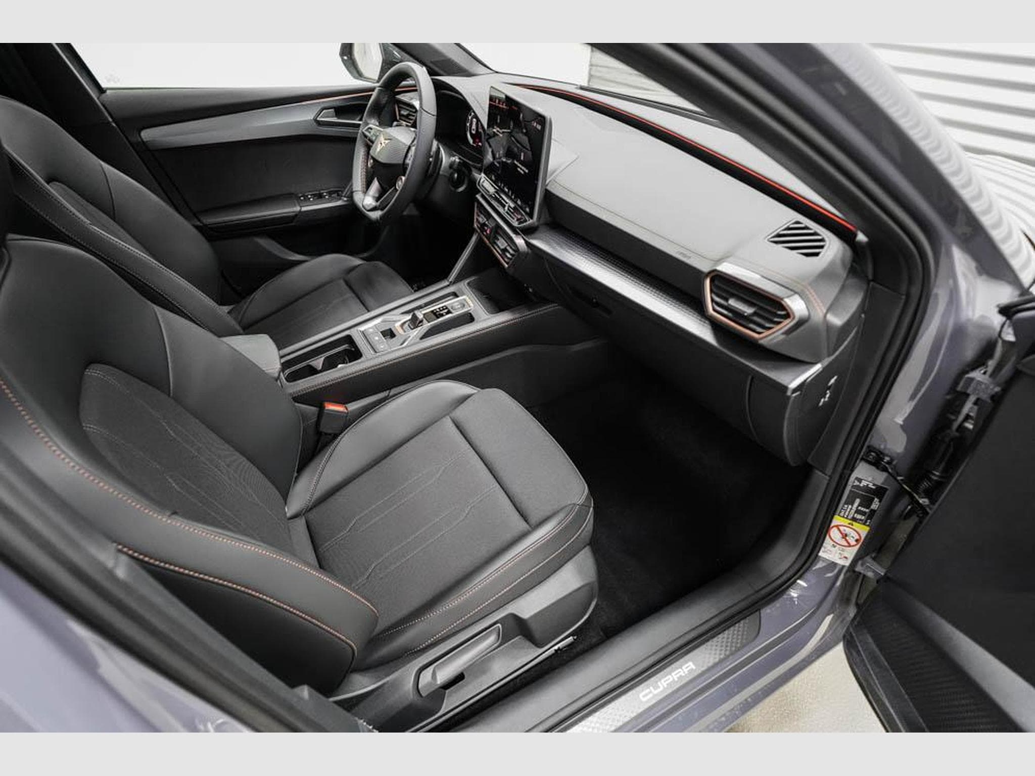 Cupra Leon ST 2,0 TSI (2026) - Photo 21