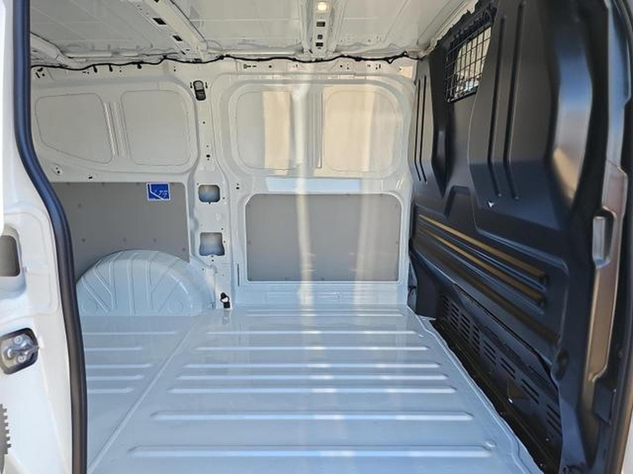 VW T7 Transporter Kaste 2.0 TDI 81 kW KR (2025) - Photo 13