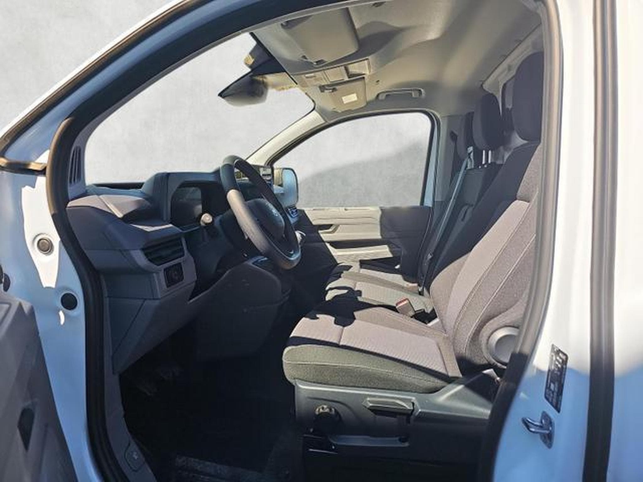 VW T7 Transporter Kaste 2.0 TDI 81 kW KR (2025) - Photo 9