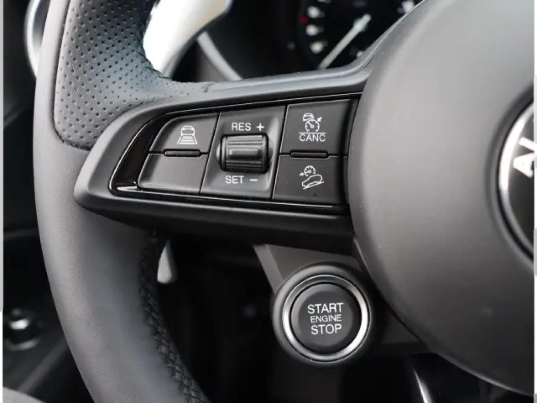 Alfa-Romeo Stelvio VELOCE 2.2 DIESEL (2026) - Photo 13