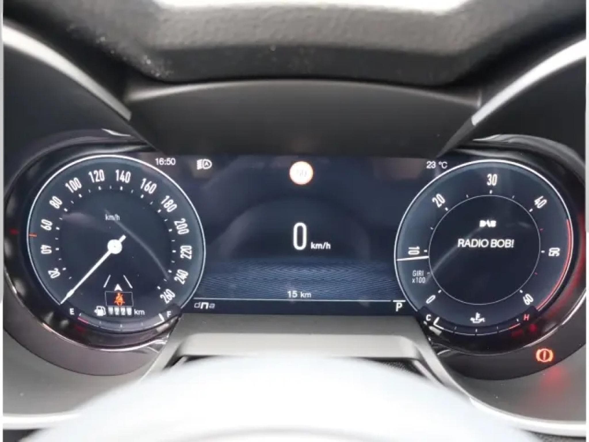 Alfa-Romeo Stelvio VELOCE 2.2 DIESEL (2026) - Photo 17
