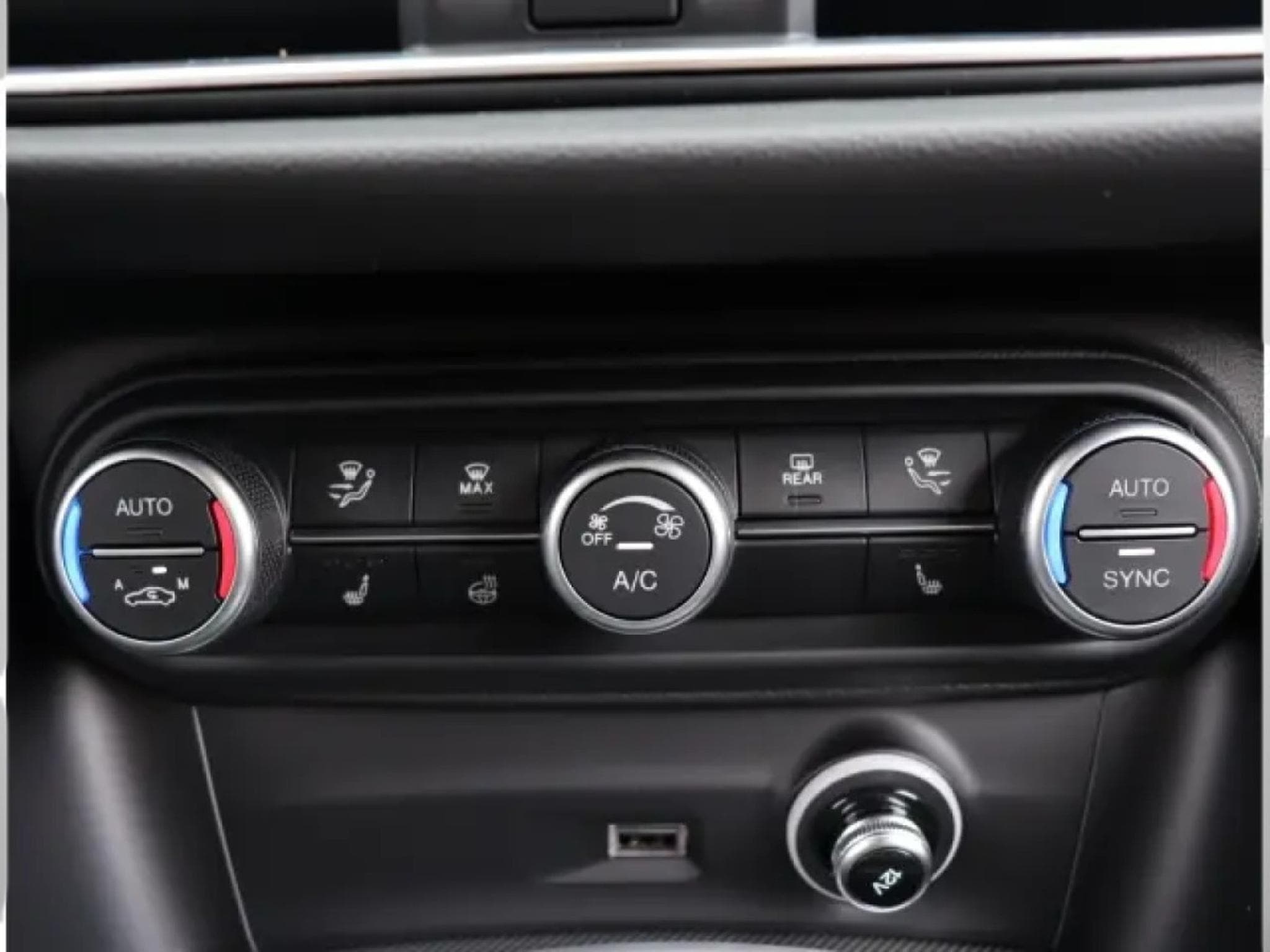 Alfa-Romeo Stelvio VELOCE 2.2 DIESEL (2026) - Photo 22