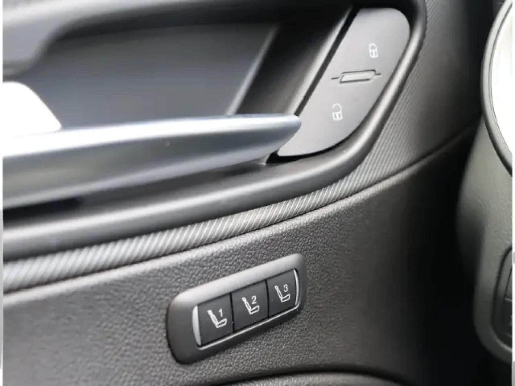 Alfa-Romeo Stelvio VELOCE 2.2 DIESEL (2026) - Photo 24