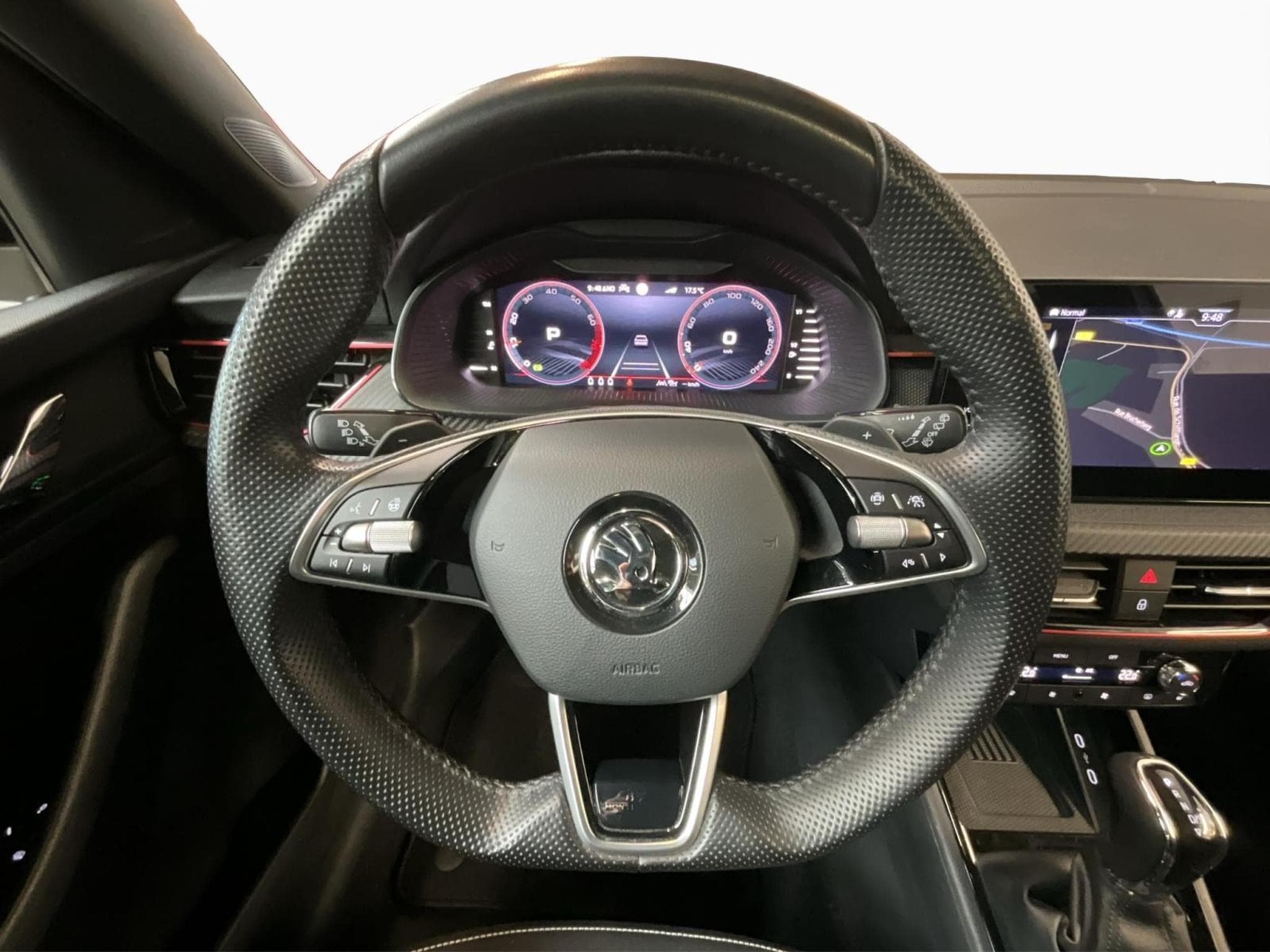 Skoda Kamiq Monte-Carlo+DSG+Pano+LED (2025) - Photo 10