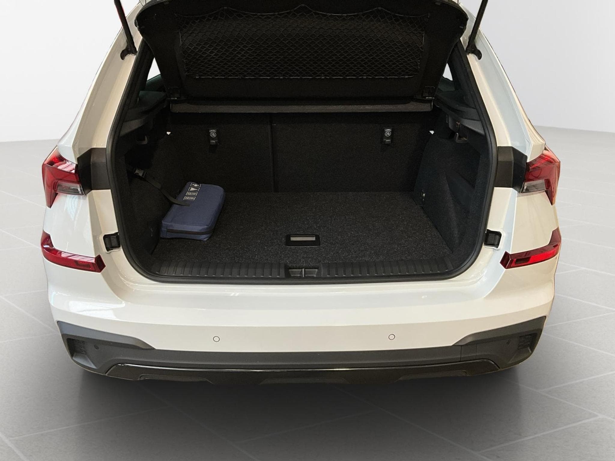 Skoda Kamiq Monte-Carlo+DSG+Pano+LED (2025) - Photo 17