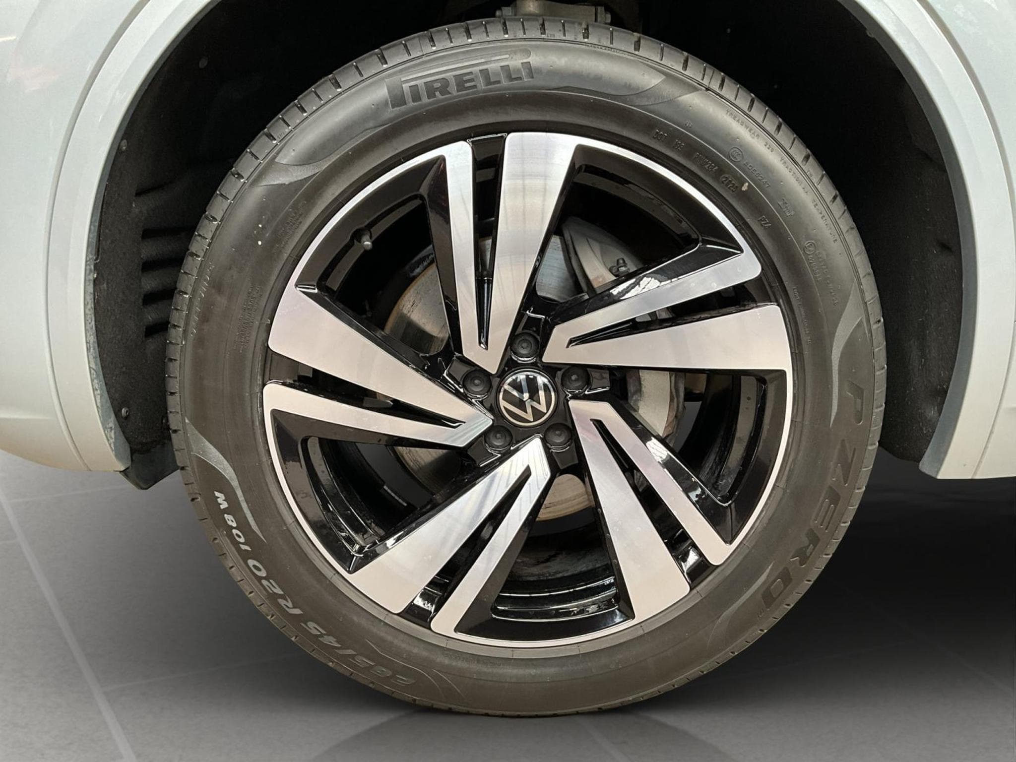 VW Touareg R-Line+TipTronic+V6+4Motion+AHK (2025) - Photo 8
