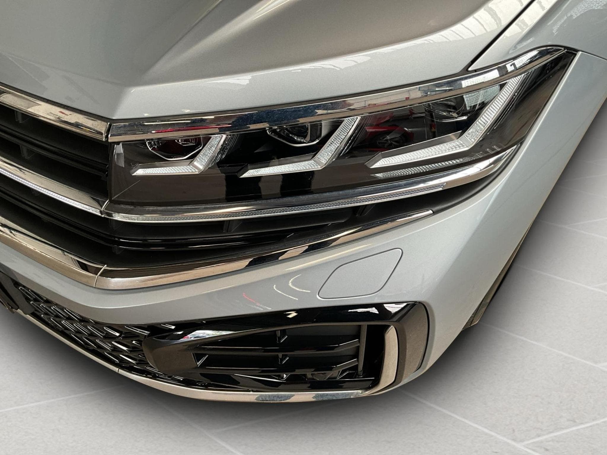 VW Touareg R-Line+TipTronic+V6+4Motion+AHK (2025) - Photo 9