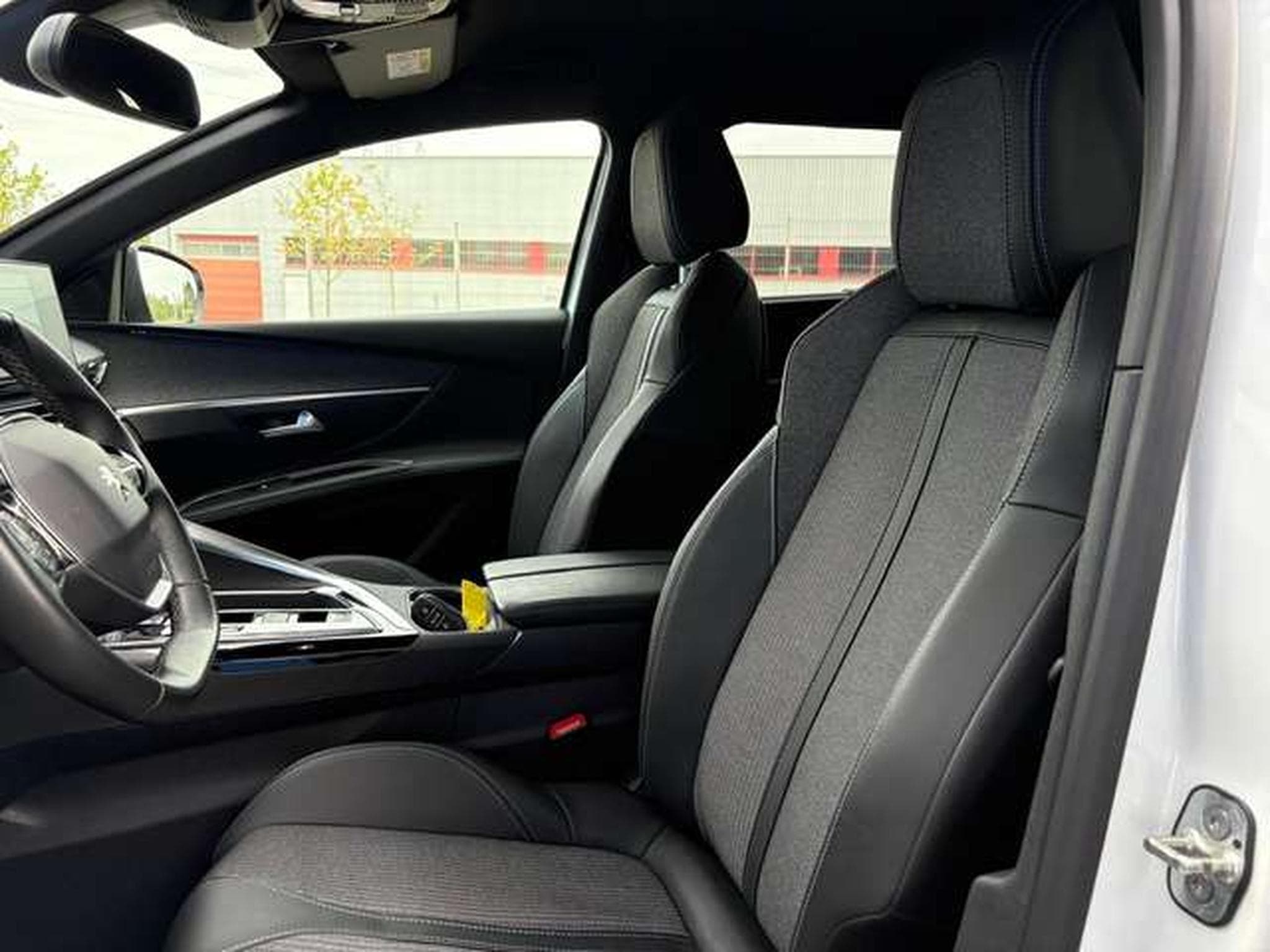 Peugeot 5008 5008 BlueHDi 130 EAT8 Allure Pack (2023) - Photo 12