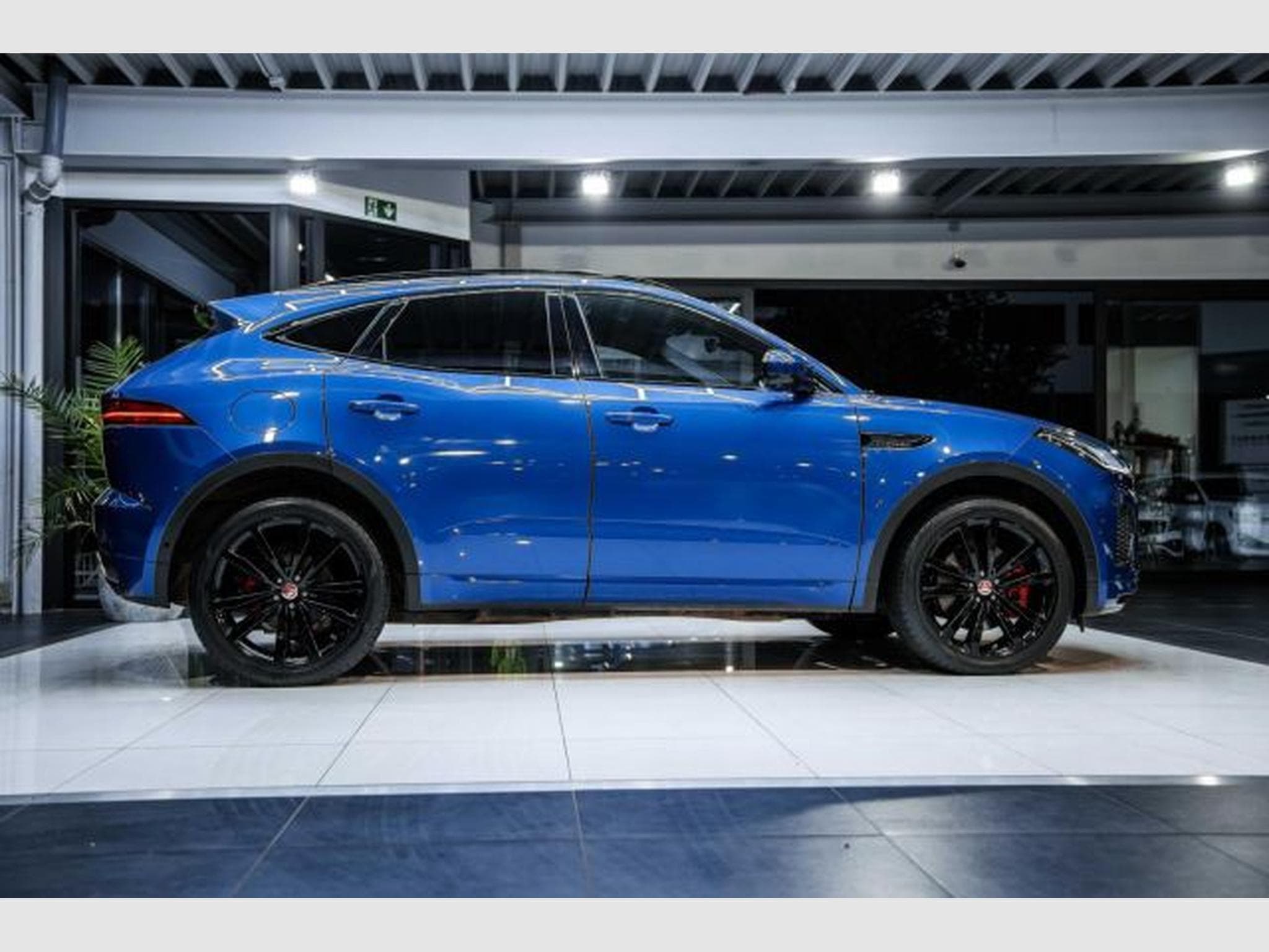 Jaguar E-Pace E-Pace 2.0 D R-Dynamic SE AWD NAVI LED PFK PANO (2019) - Photo 7