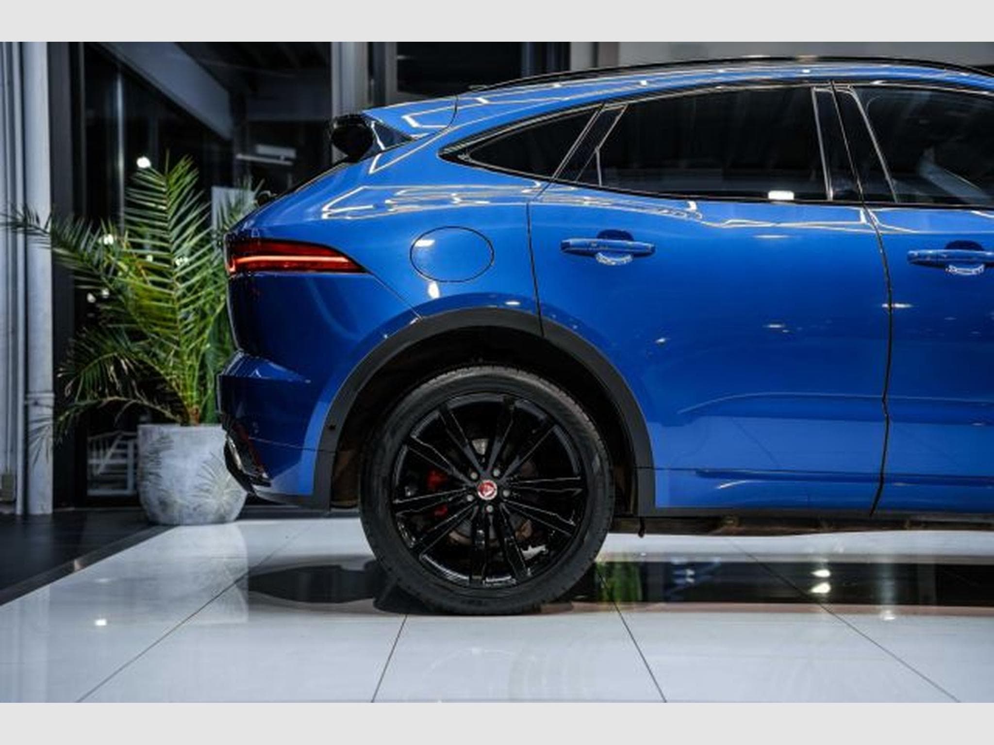 Jaguar E-Pace E-Pace 2.0 D R-Dynamic SE AWD NAVI LED PFK PANO (2019) - Photo 8