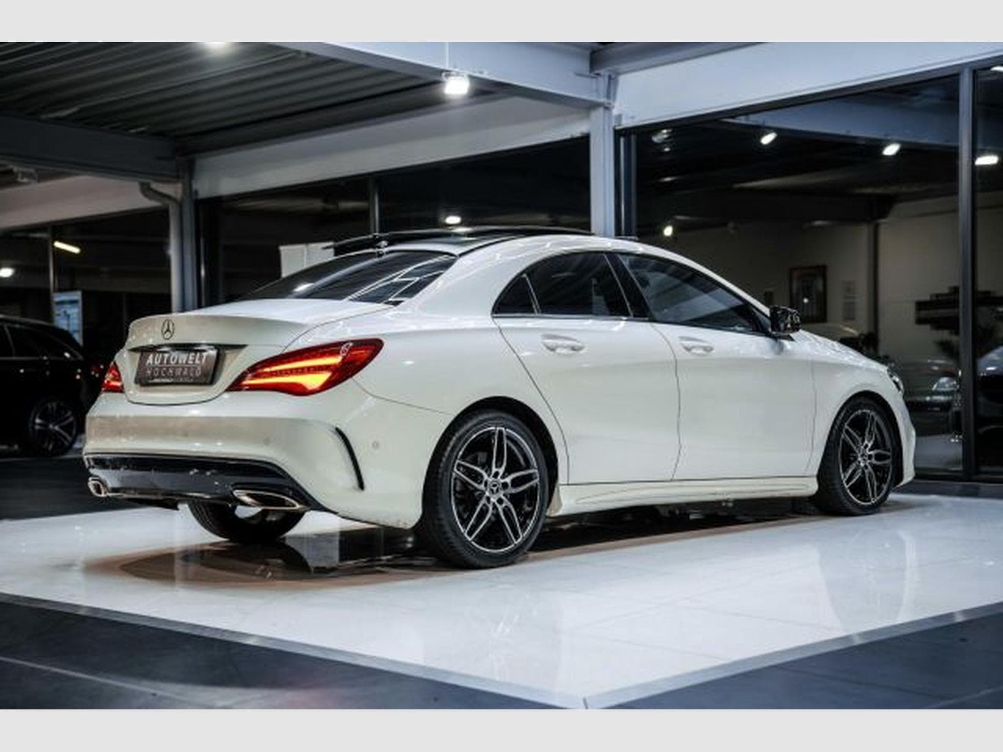 Mercedes CLA 200 CLA 200 AMG-Line Autom. NAVI LED RFK PANO Night (2017) - Photo 13