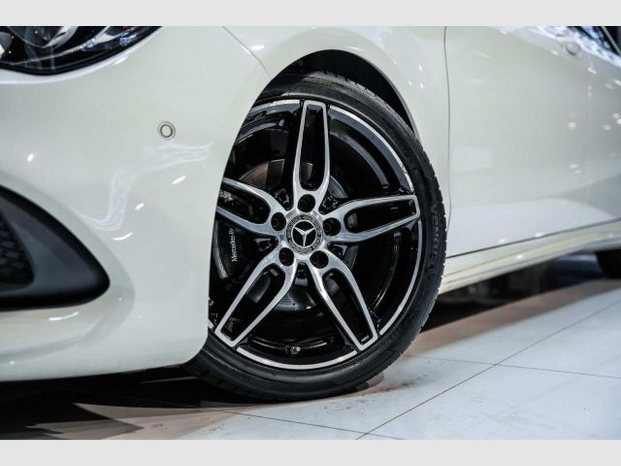 Mercedes CLA 200 CLA 200 AMG-Line Autom. NAVI LED RFK PANO Night (2017) - Photo 3