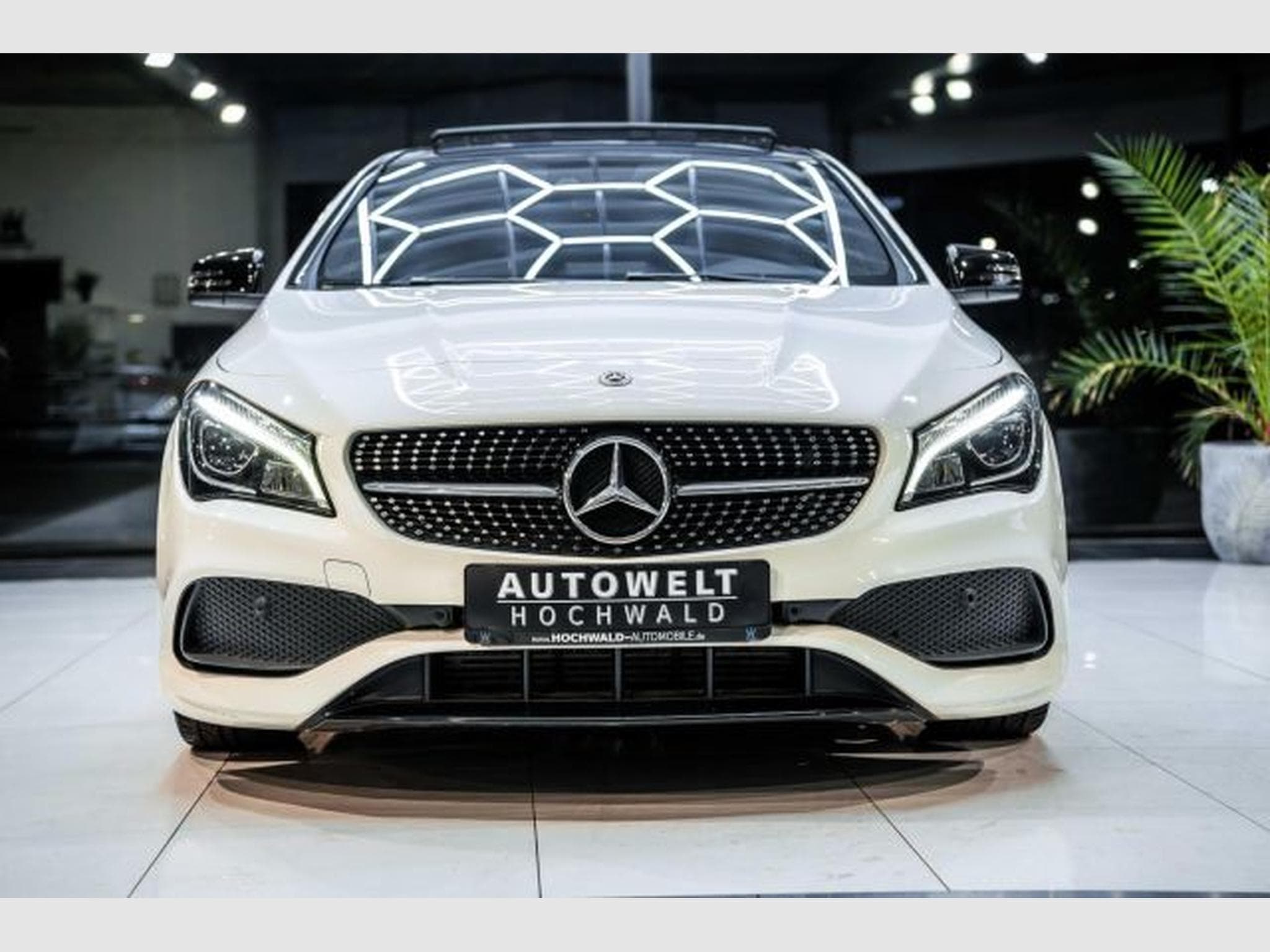 Mercedes CLA 200 CLA 200 AMG-Line Autom. NAVI LED RFK PANO Night (2017) - Photo 5