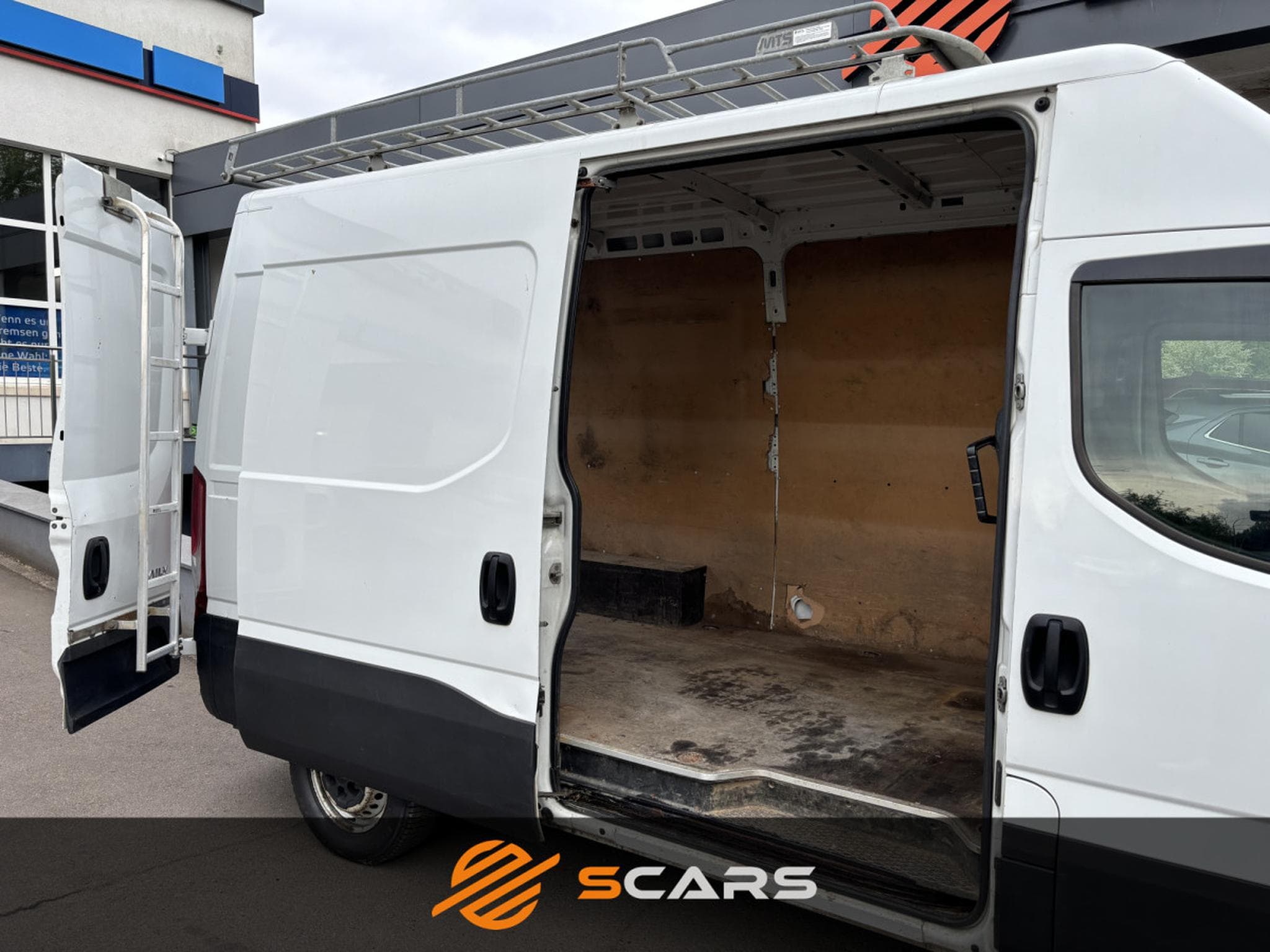 Iveco Daily 35S15 145cv L2H2   Attelage 3.5t (2015) - Photo 9