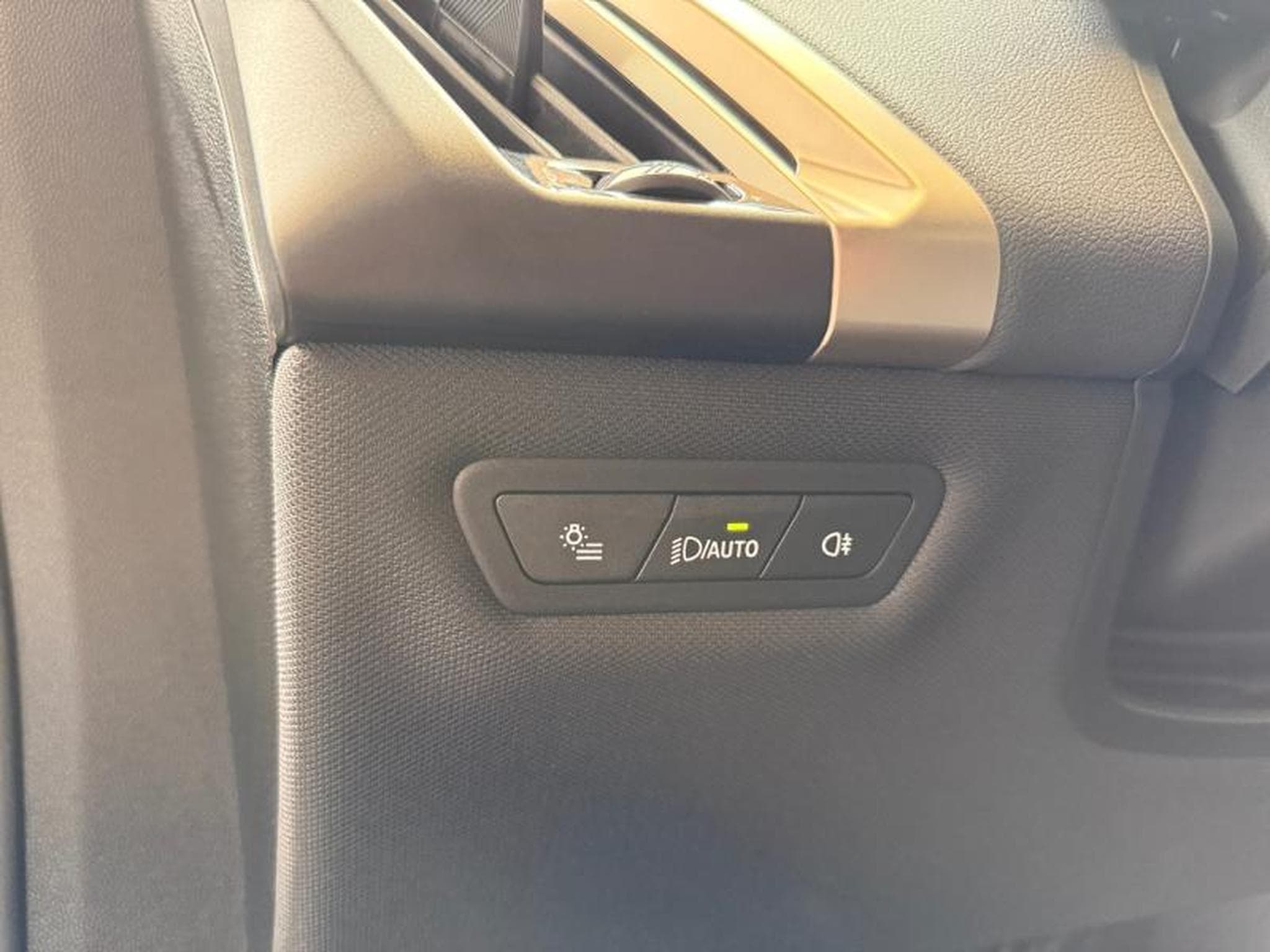 BMW iX iX xDrive40 (2022) - Photo 7